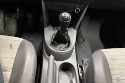 valkoinen Volkswagen Caddy 2013 kuva 18.