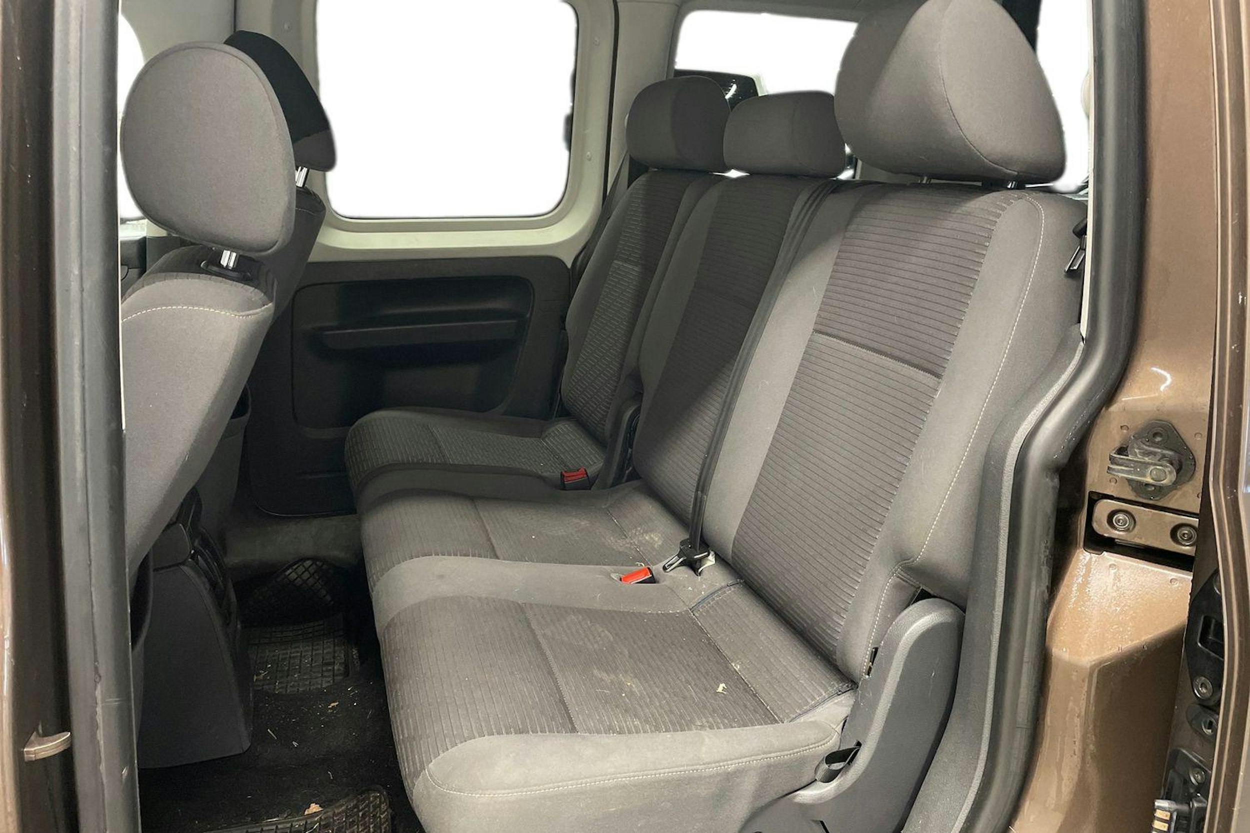 ruskea (beige) Volkswagen Caddy 2013 kuva 10.