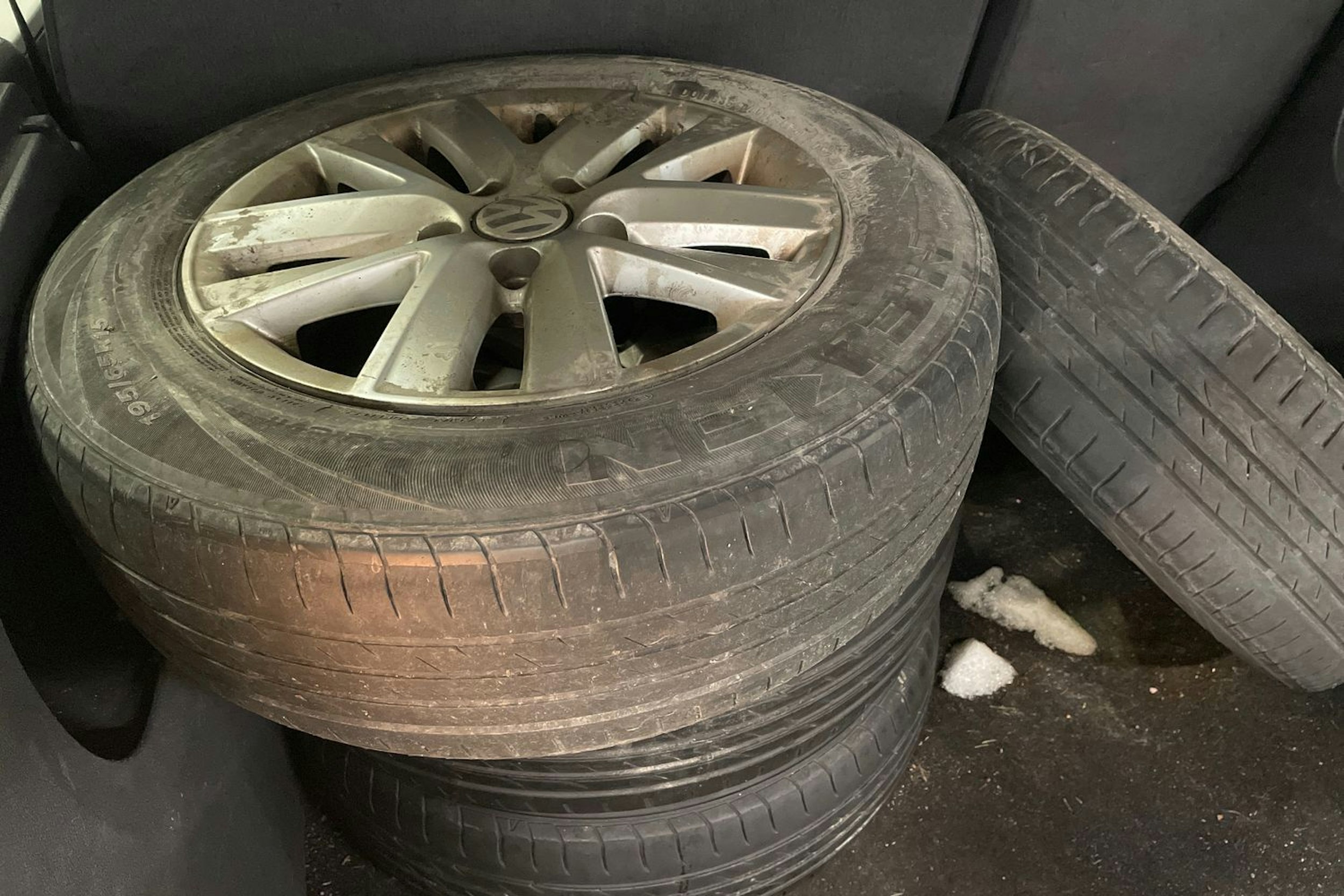 ruskea (beige) Volkswagen Caddy 2013 kuva 14.