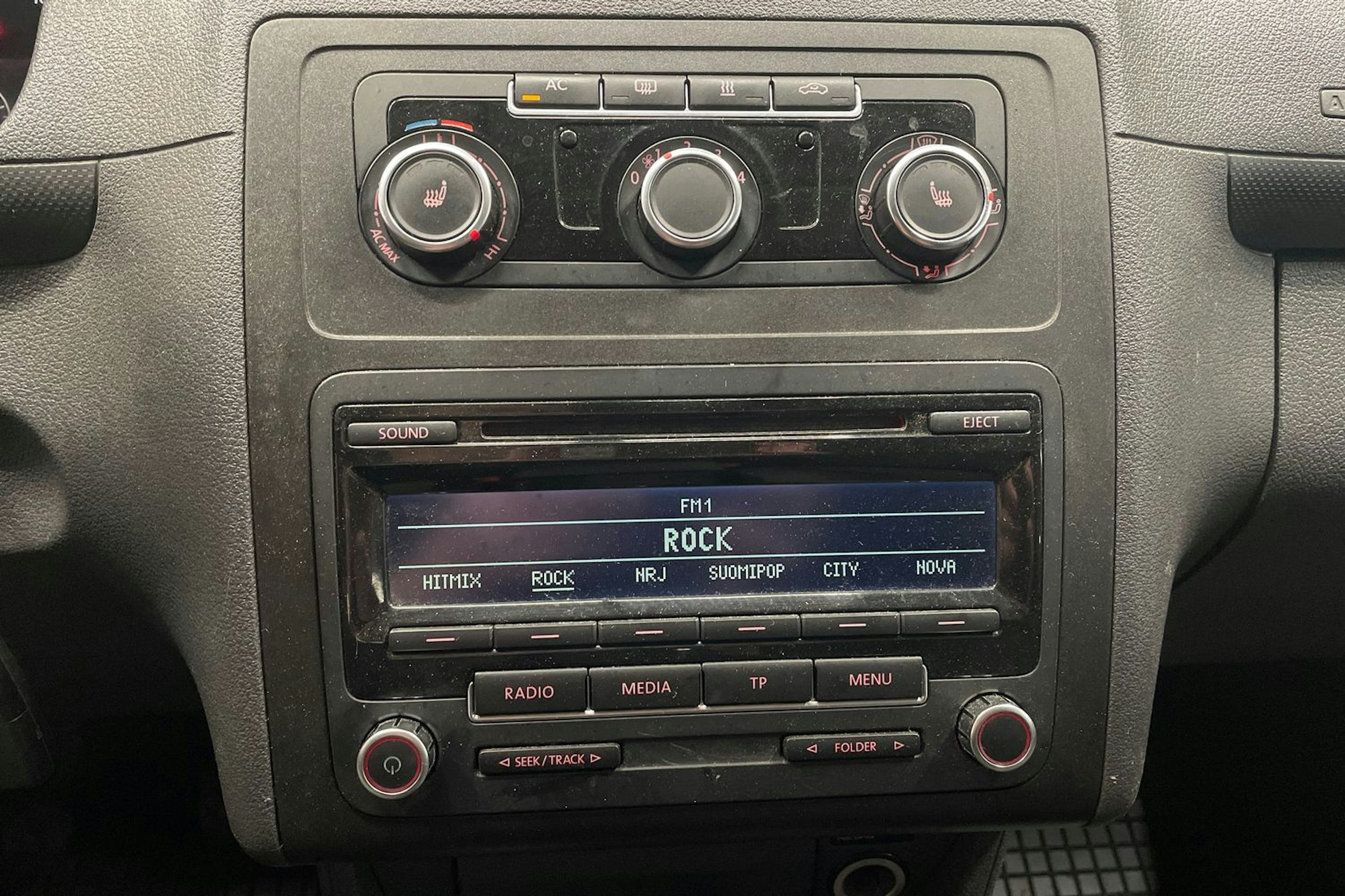 ruskea (beige) Volkswagen Caddy 2013 kuva 16.