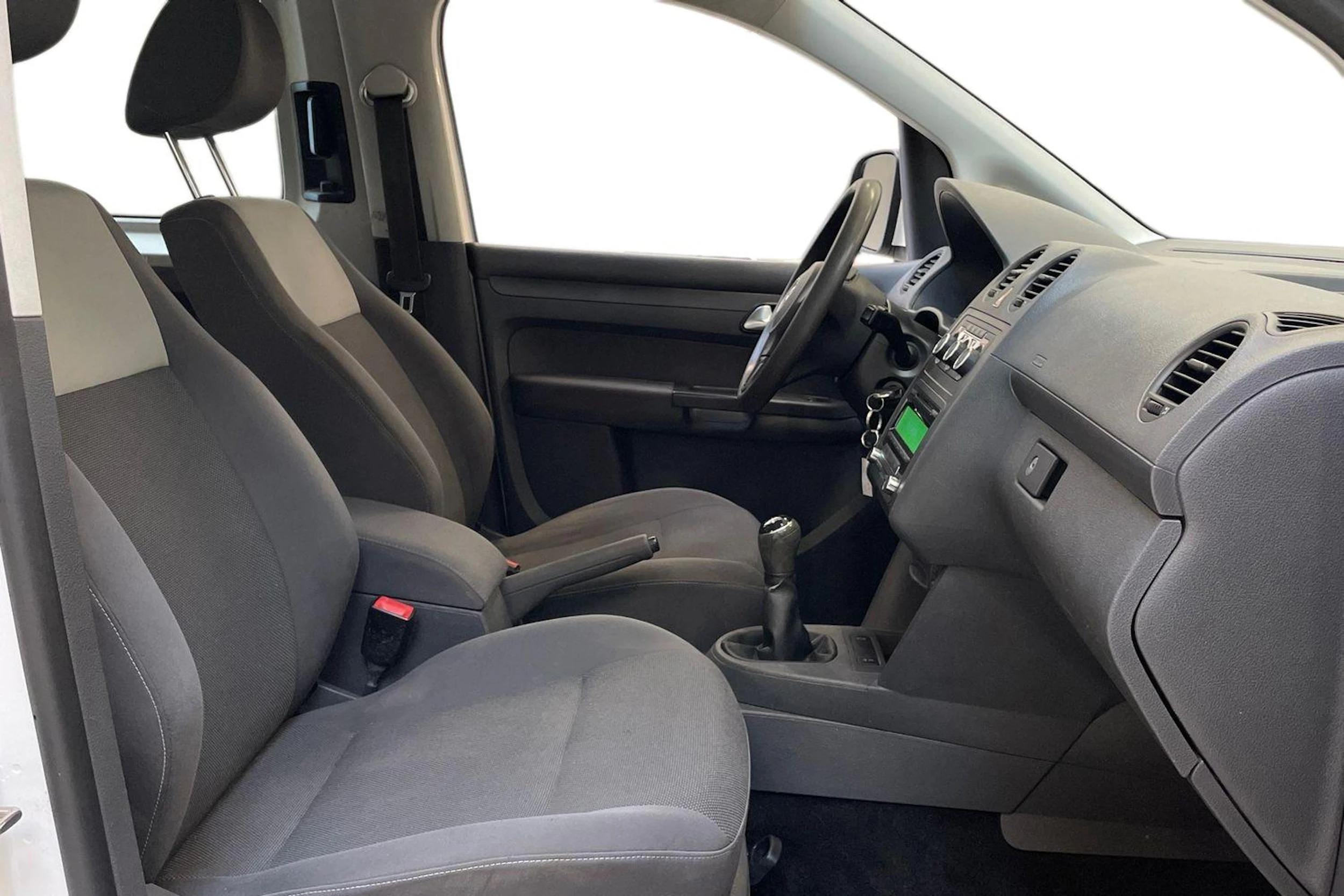 valkoinen Volkswagen Caddy 2013 kuva 11.