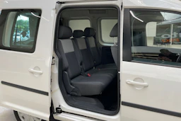 valkoinen Volkswagen Caddy 2013 kuva 13.