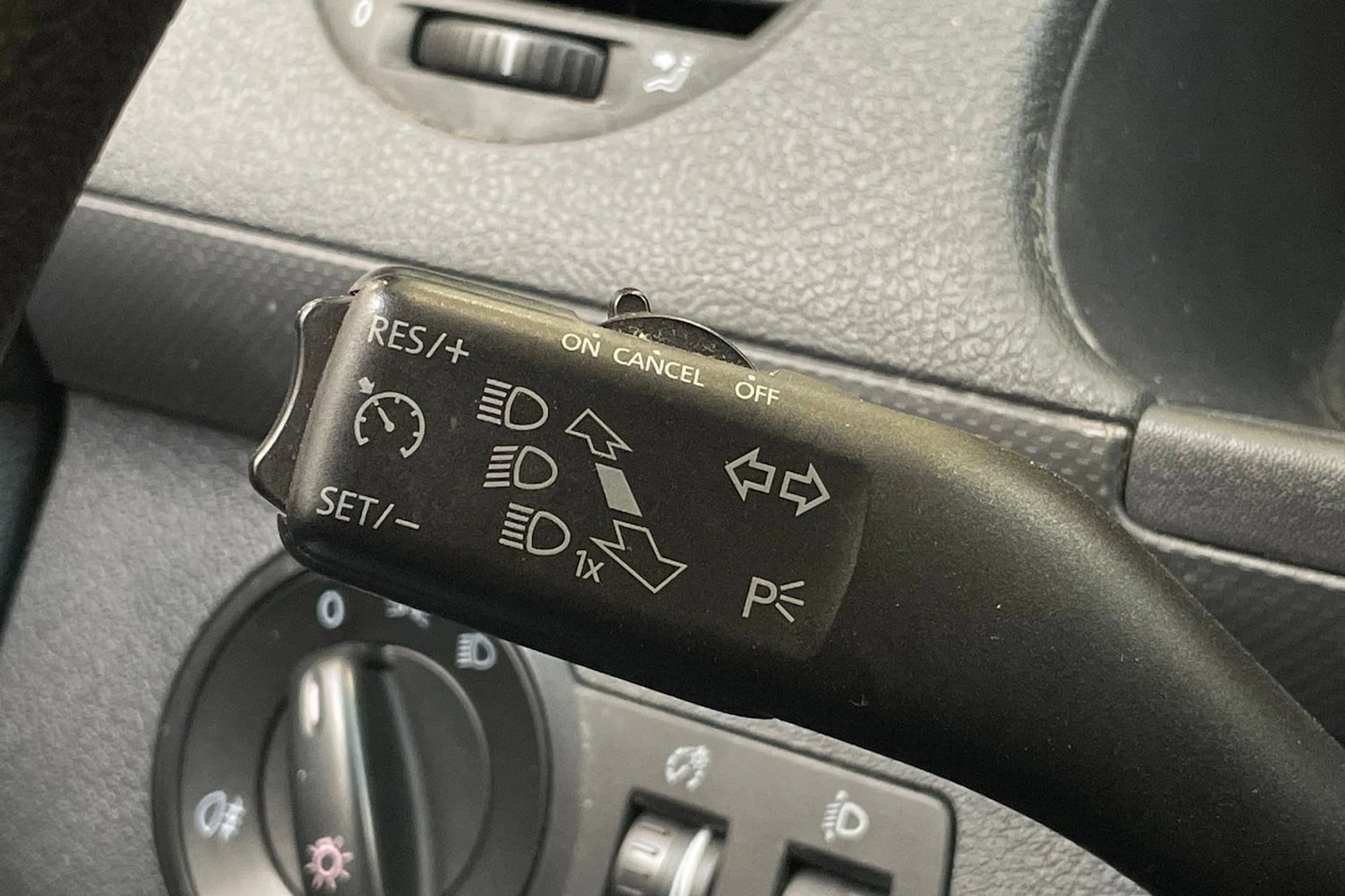 valkoinen Volkswagen Caddy 2013 kuva 20.