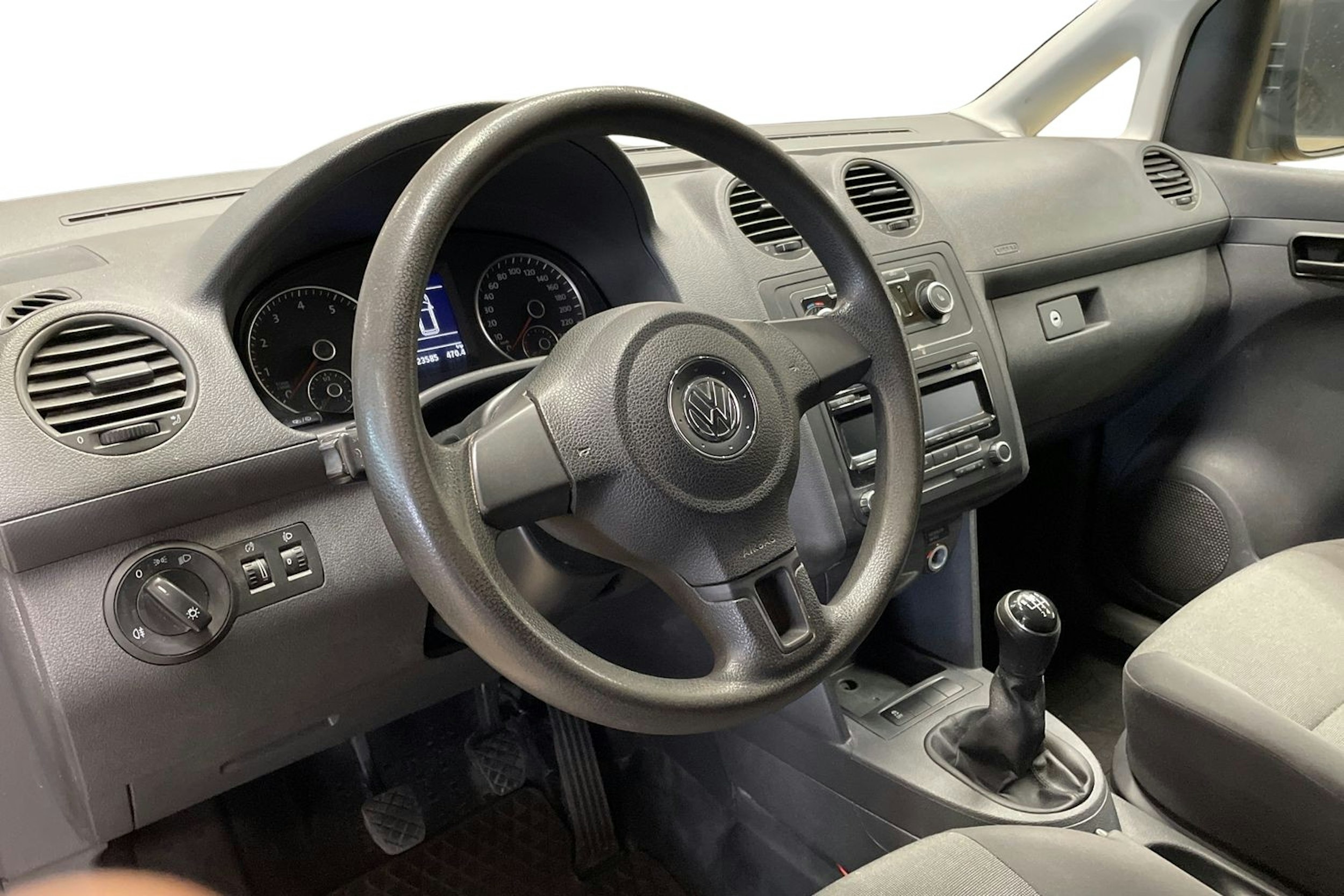 keltainen Volkswagen Caddy 2014 kuva 7.