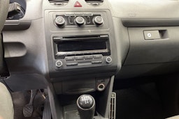 keltainen Volkswagen Caddy 2014 kuva 20.