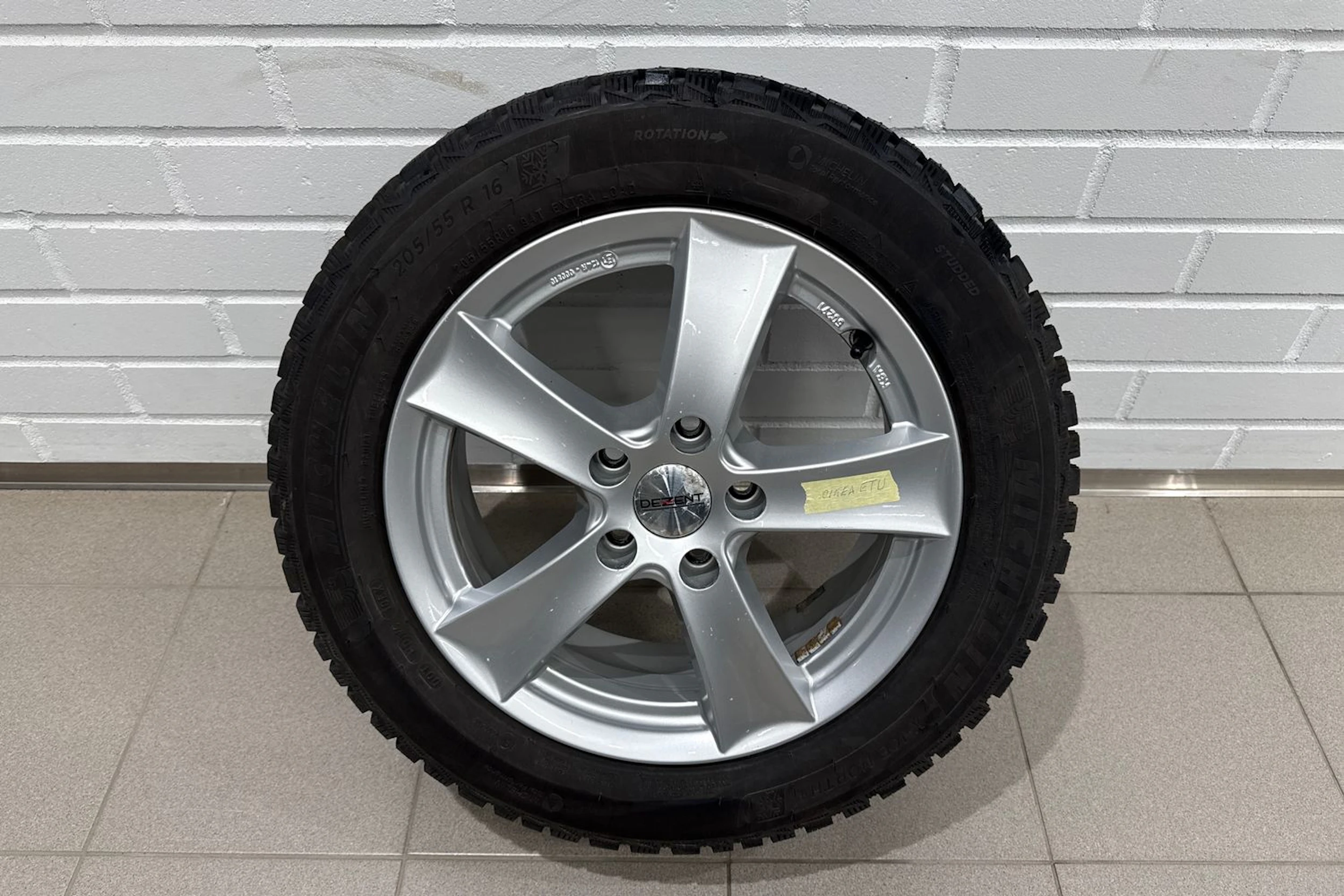 harmaa Volkswagen Caddy 2014 kuva 17.
