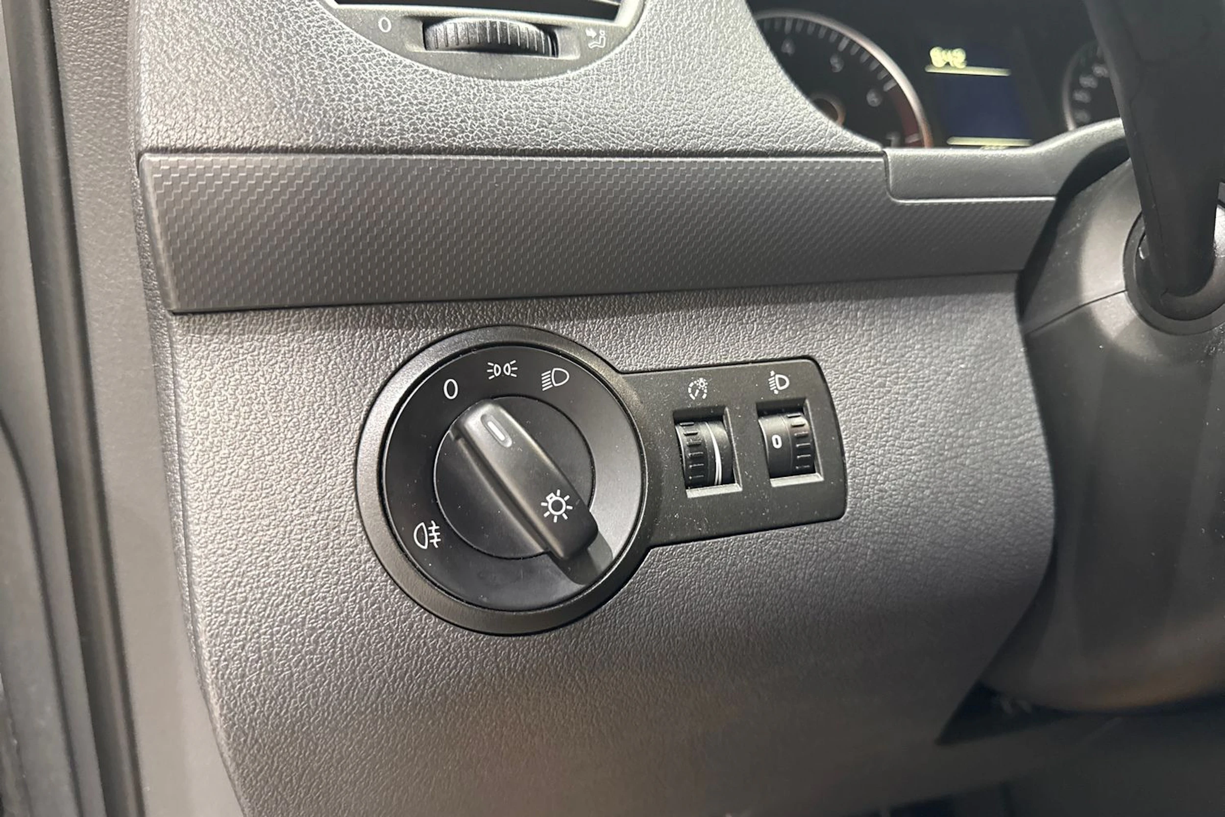 harmaa Volkswagen Caddy 2014 kuva 24.