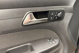harmaa Volkswagen Caddy 2014 kuva 26.