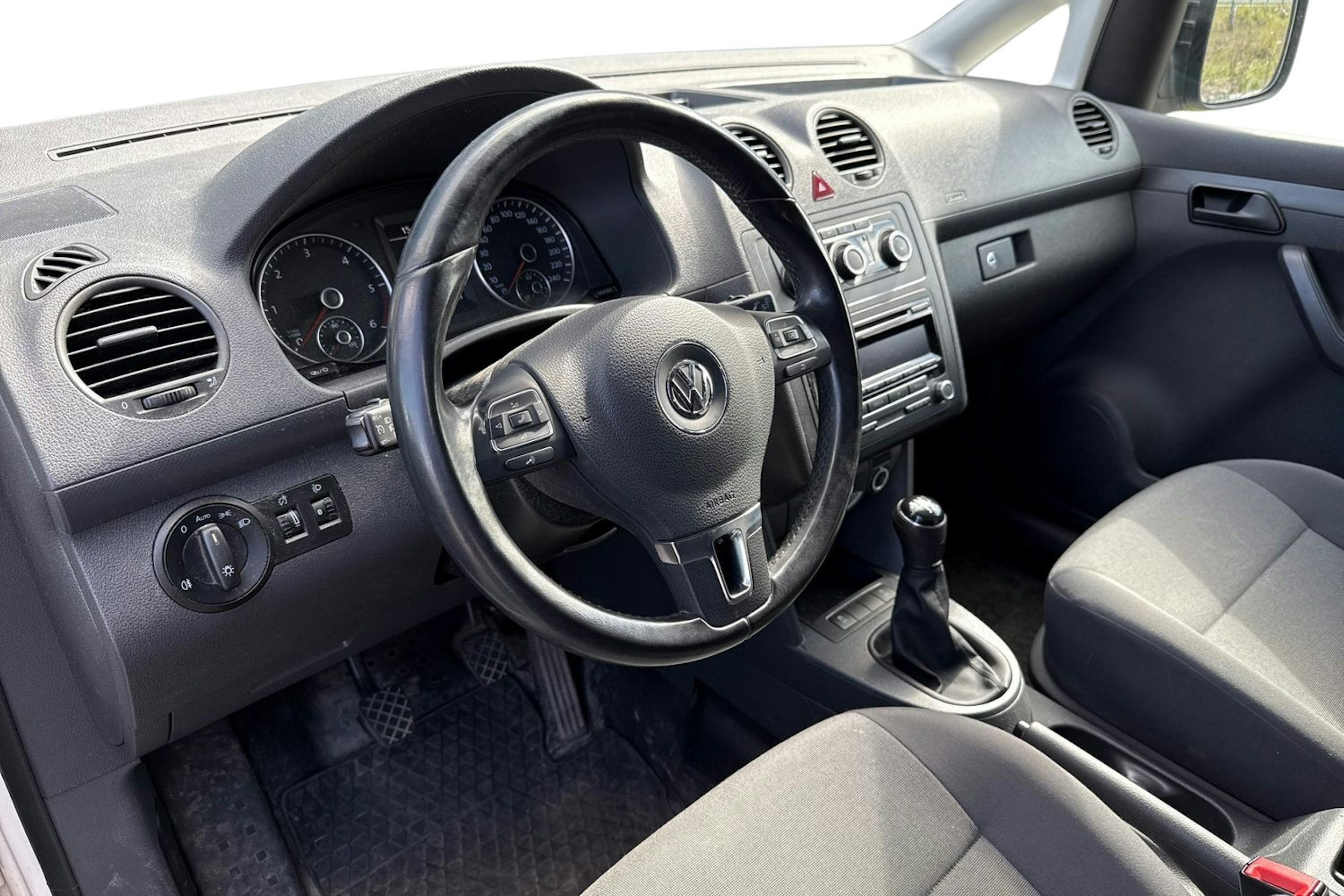 valkoinen Volkswagen Caddy 2014 kuva 3.