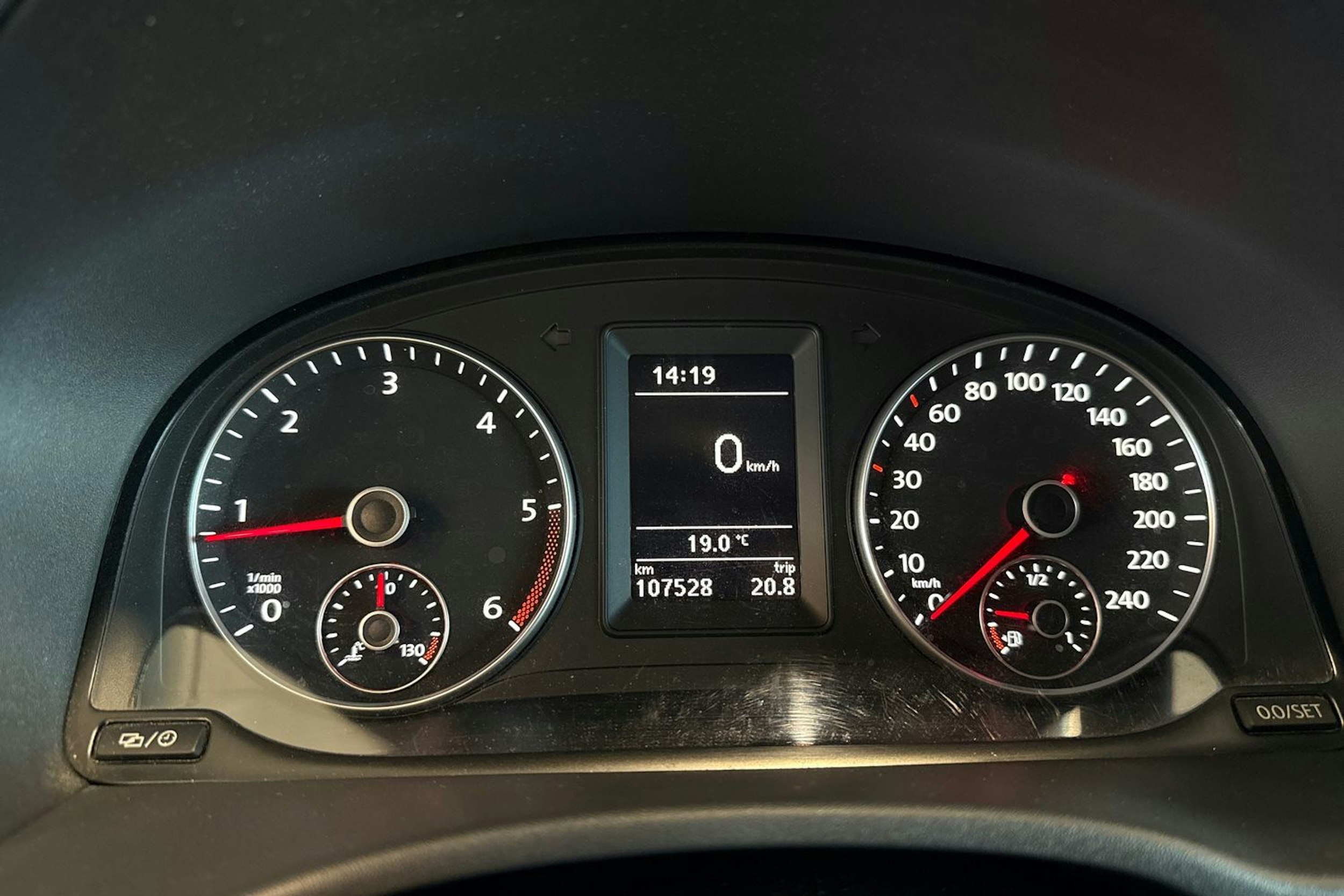 valkoinen Volkswagen Caddy 2014 kuva 14.