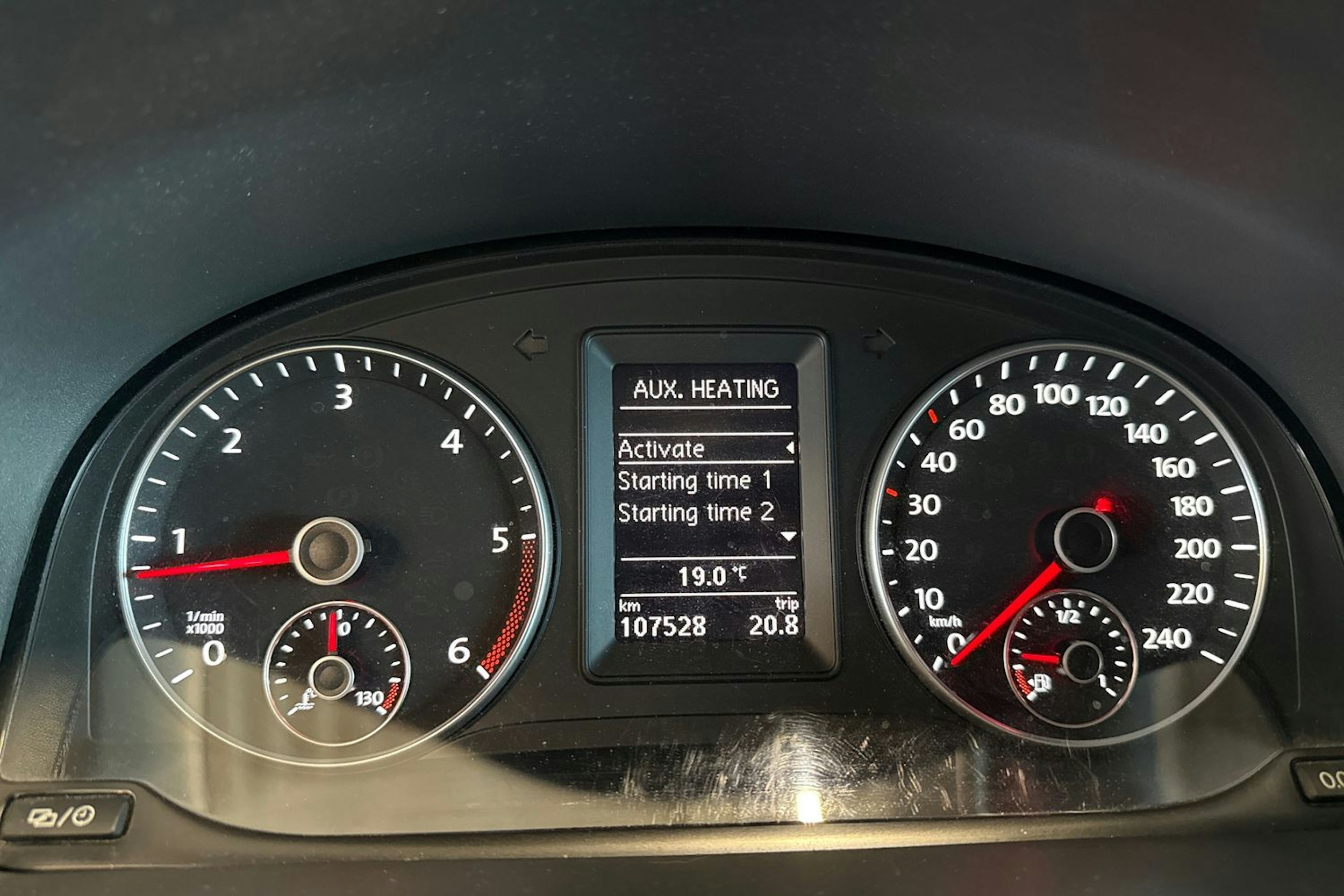 valkoinen Volkswagen Caddy 2014 kuva 17.
