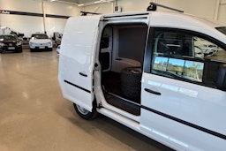 valkoinen Volkswagen Caddy 2014 kuva 20.