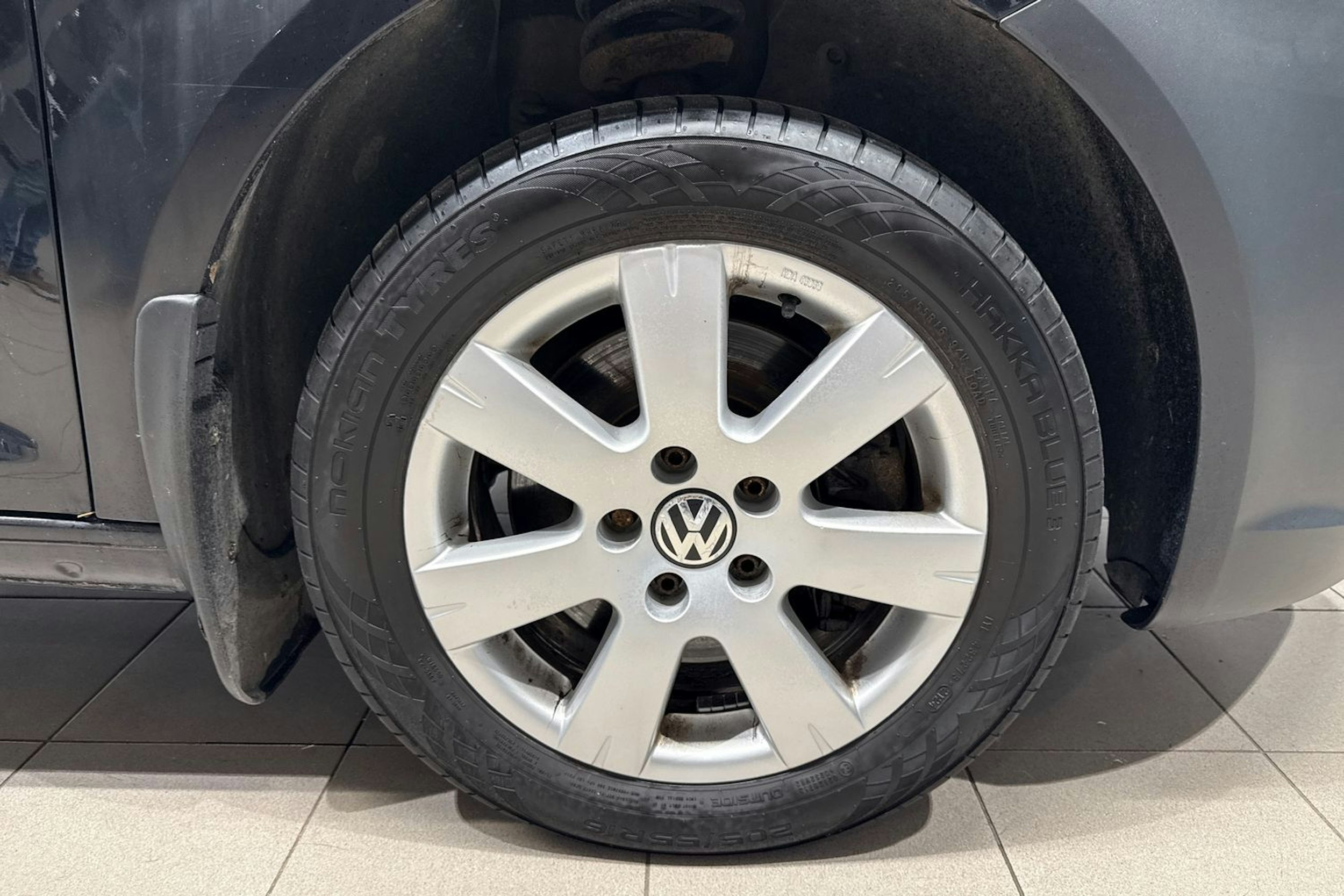 musta Volkswagen Caddy 2014 kuva 9.