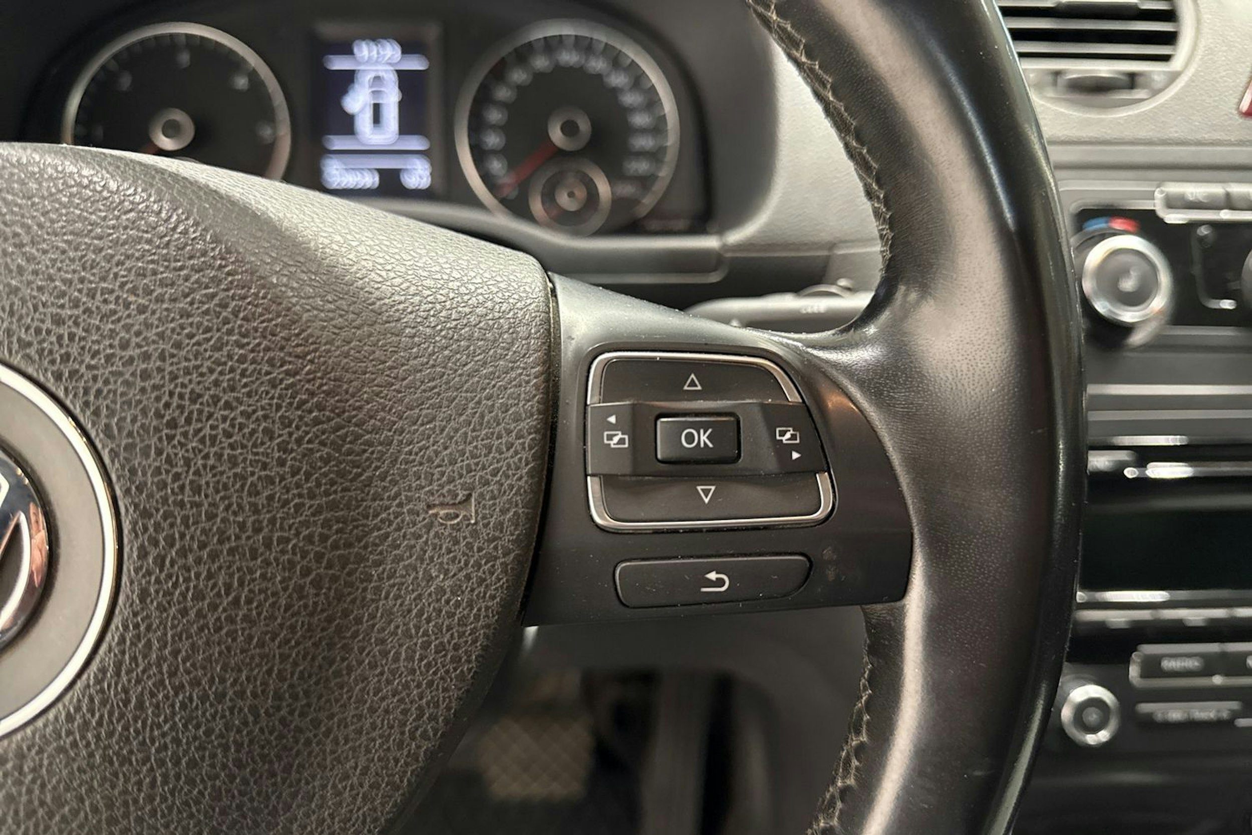 musta Volkswagen Caddy 2014 kuva 16.