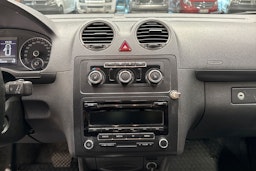 musta Volkswagen Caddy 2014 kuva 18.