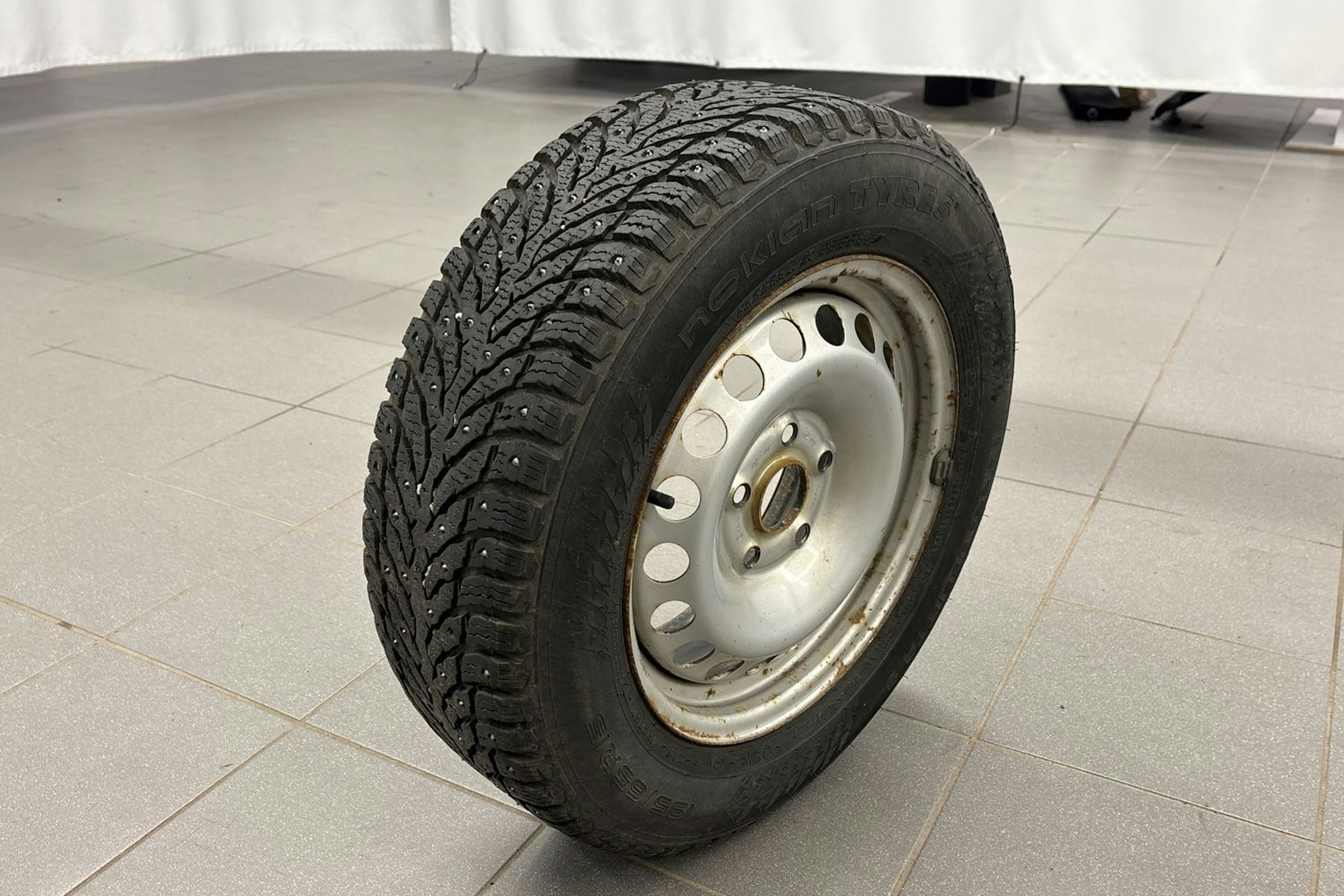 valkoinen Volkswagen Caddy 2014 kuva 13.