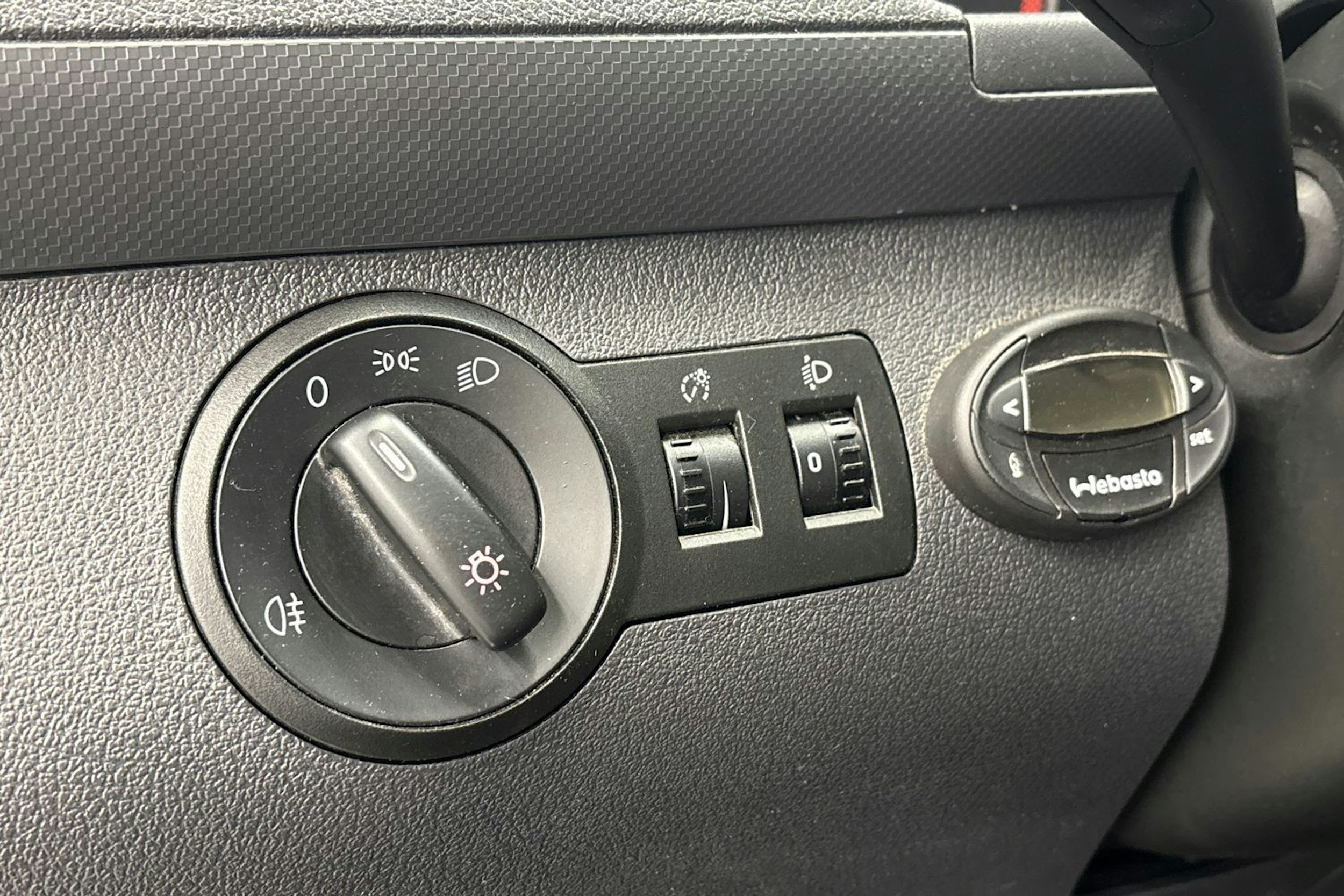 valkoinen Volkswagen Caddy 2014 kuva 17.