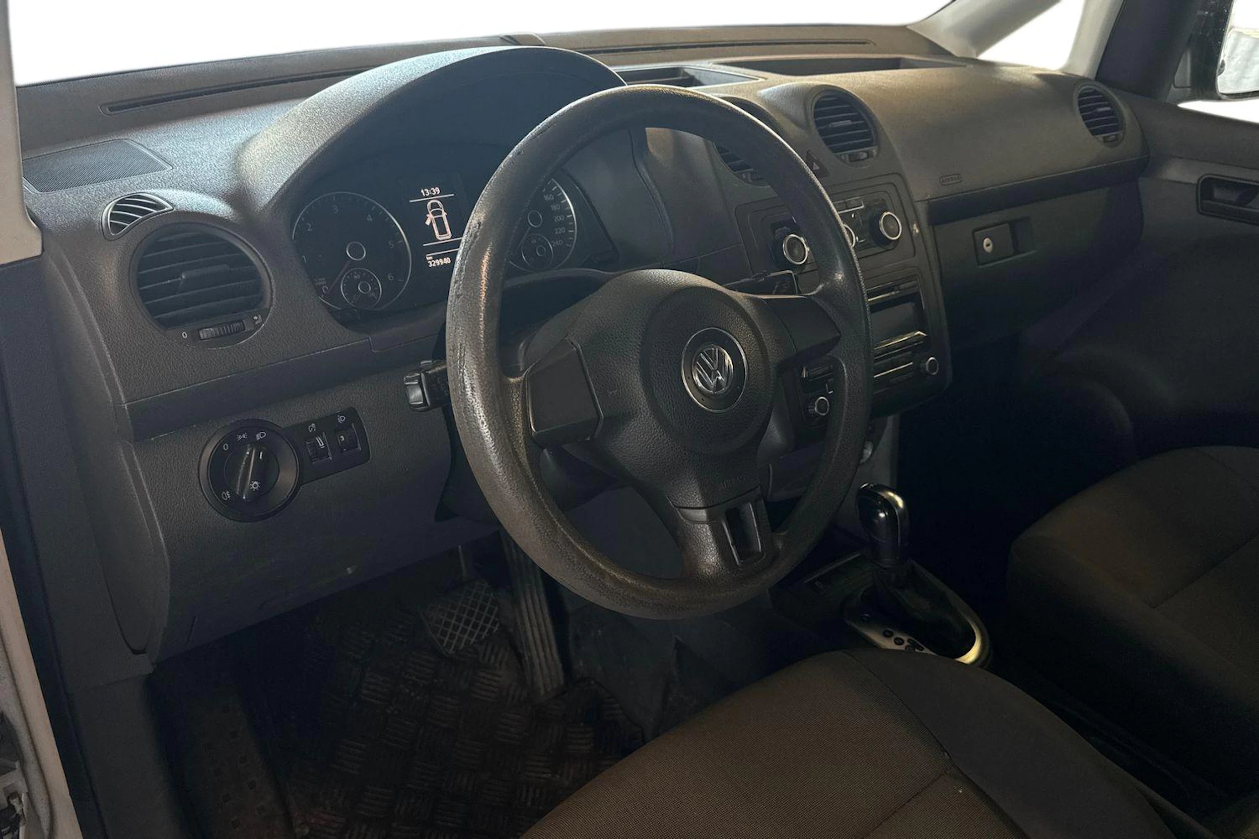 valkoinen Volkswagen Caddy 2014 kuva 3.