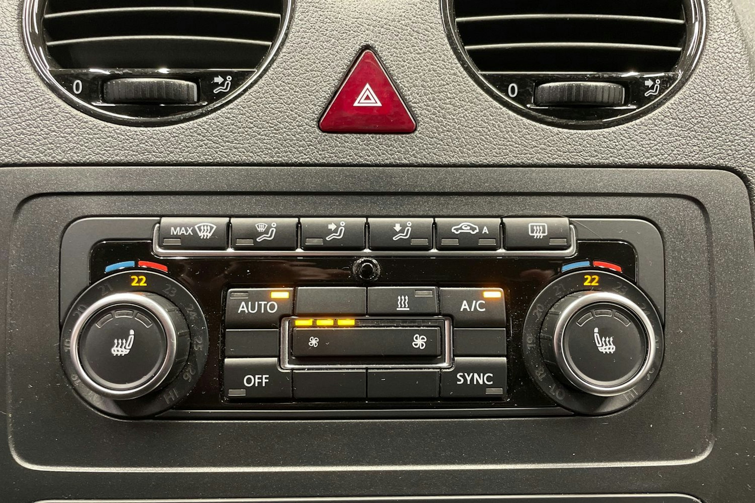 valkoinen Volkswagen Caddy 2014 kuva 31.