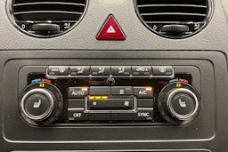 valkoinen Volkswagen Caddy 2014 kuva 31.