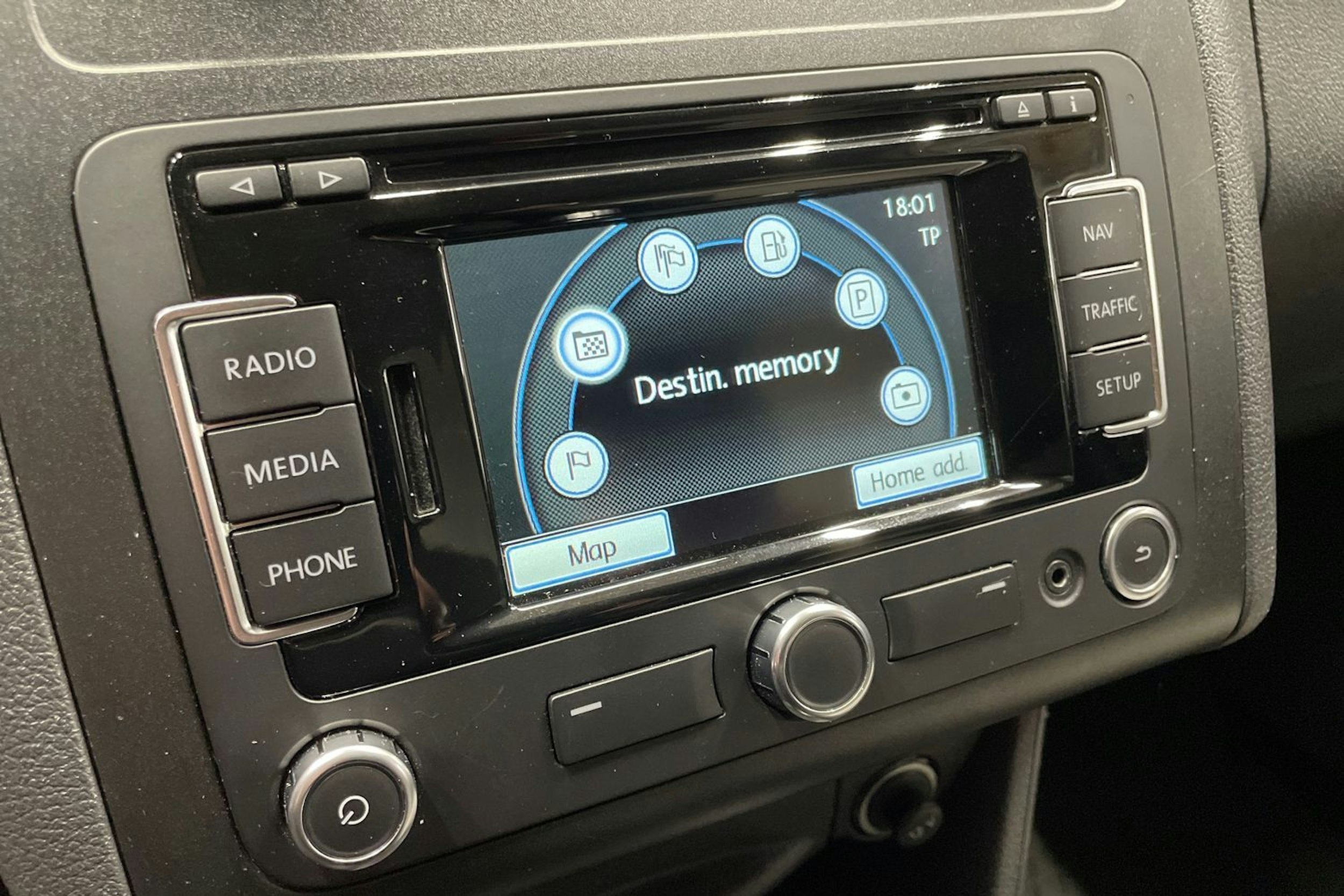 valkoinen Volkswagen Caddy 2014 kuva 33.