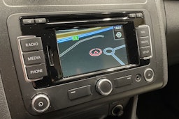 valkoinen Volkswagen Caddy 2014 kuva 34.