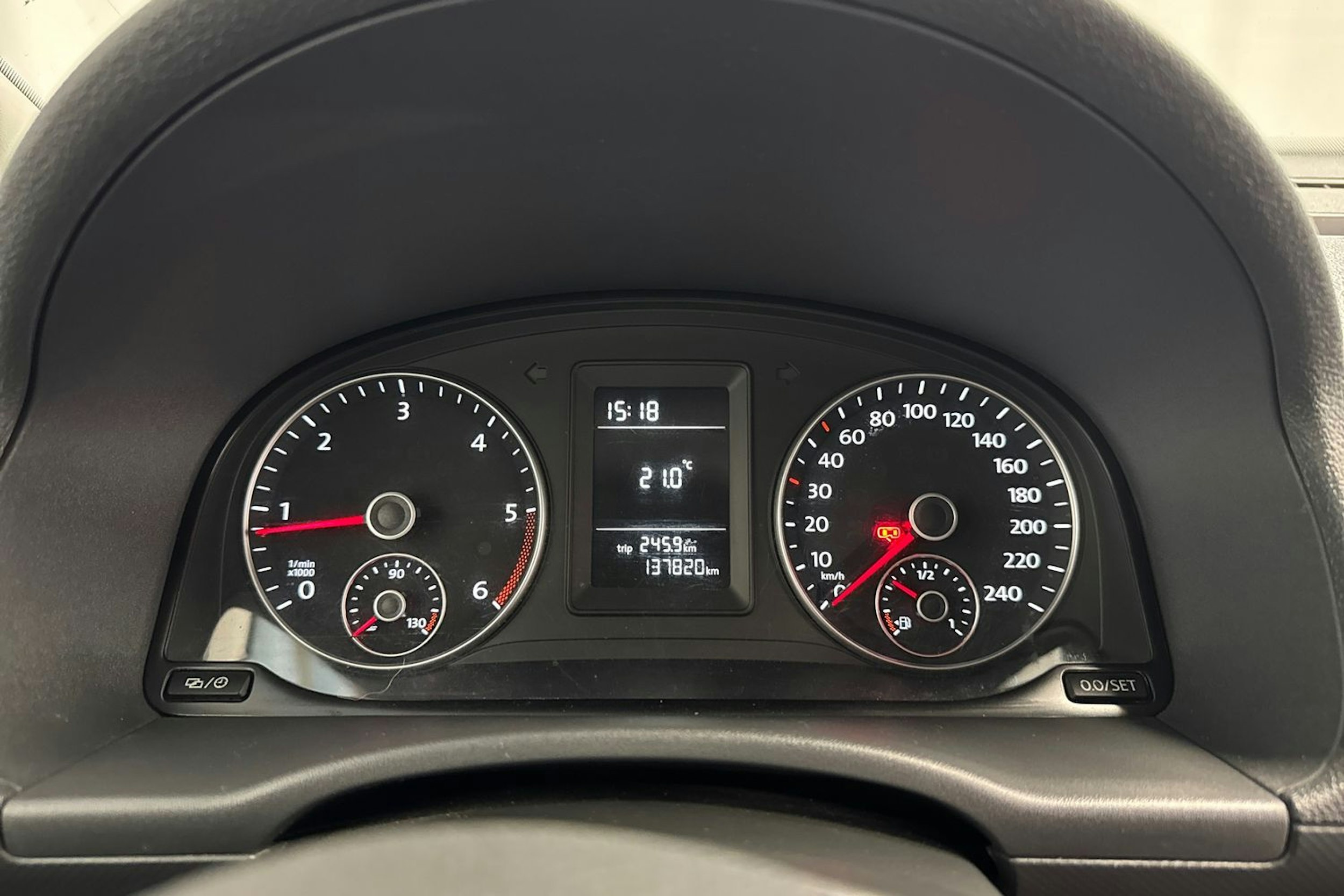 harmaa Volkswagen Caddy 2014 kuva 11.
