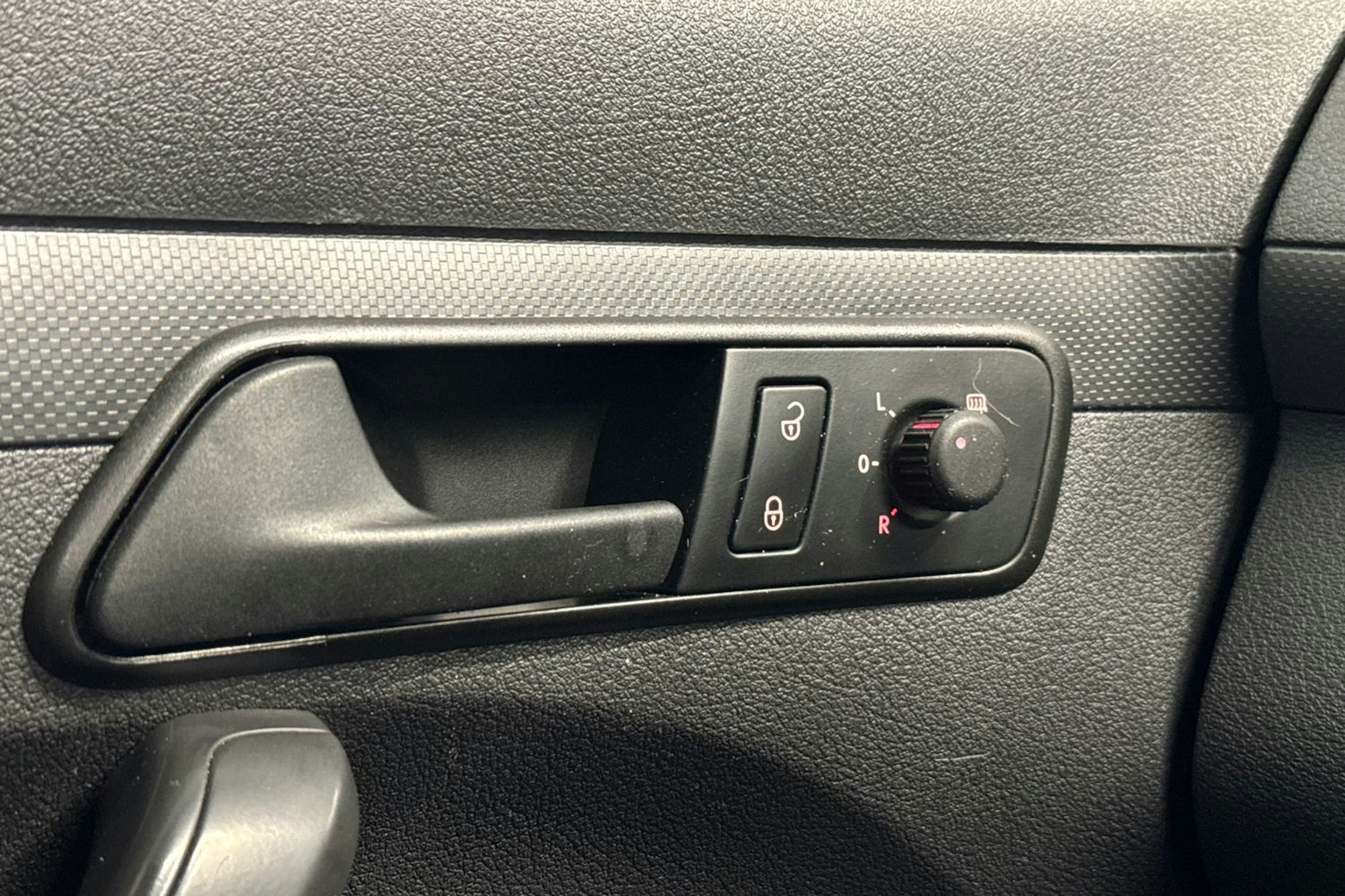 harmaa Volkswagen Caddy 2014 kuva 16.