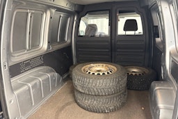 harmaa Volkswagen Caddy 2014 kuva 18.