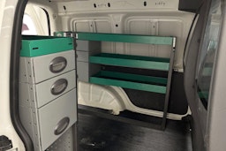 valkoinen Volkswagen Caddy 2015 kuva 13.