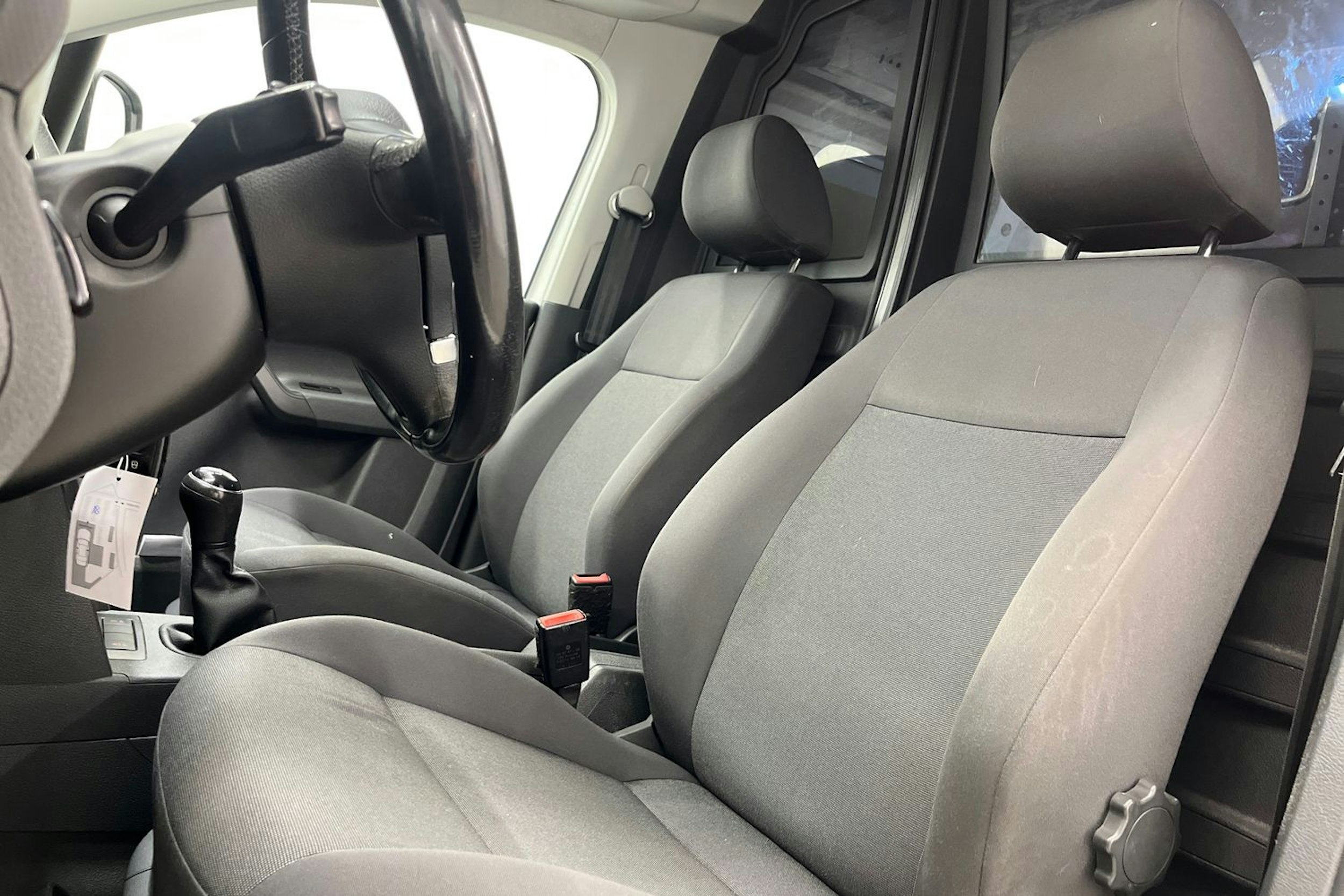 valkoinen Volkswagen Caddy 2015 kuva 17.