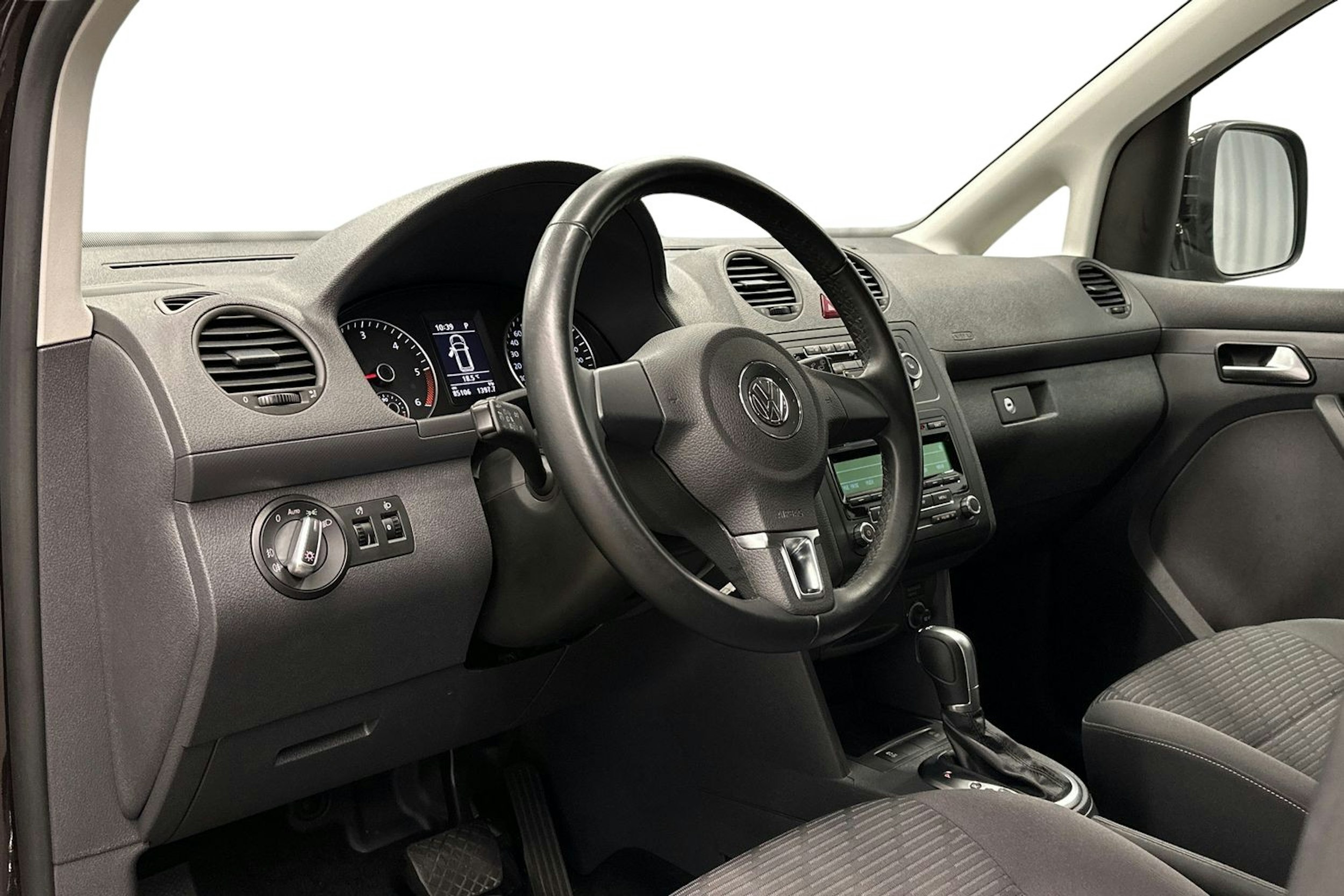 violetti Volkswagen Caddy 2015 kuva 7.
