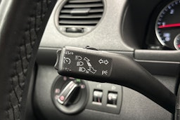violetti Volkswagen Caddy 2015 kuva 18.