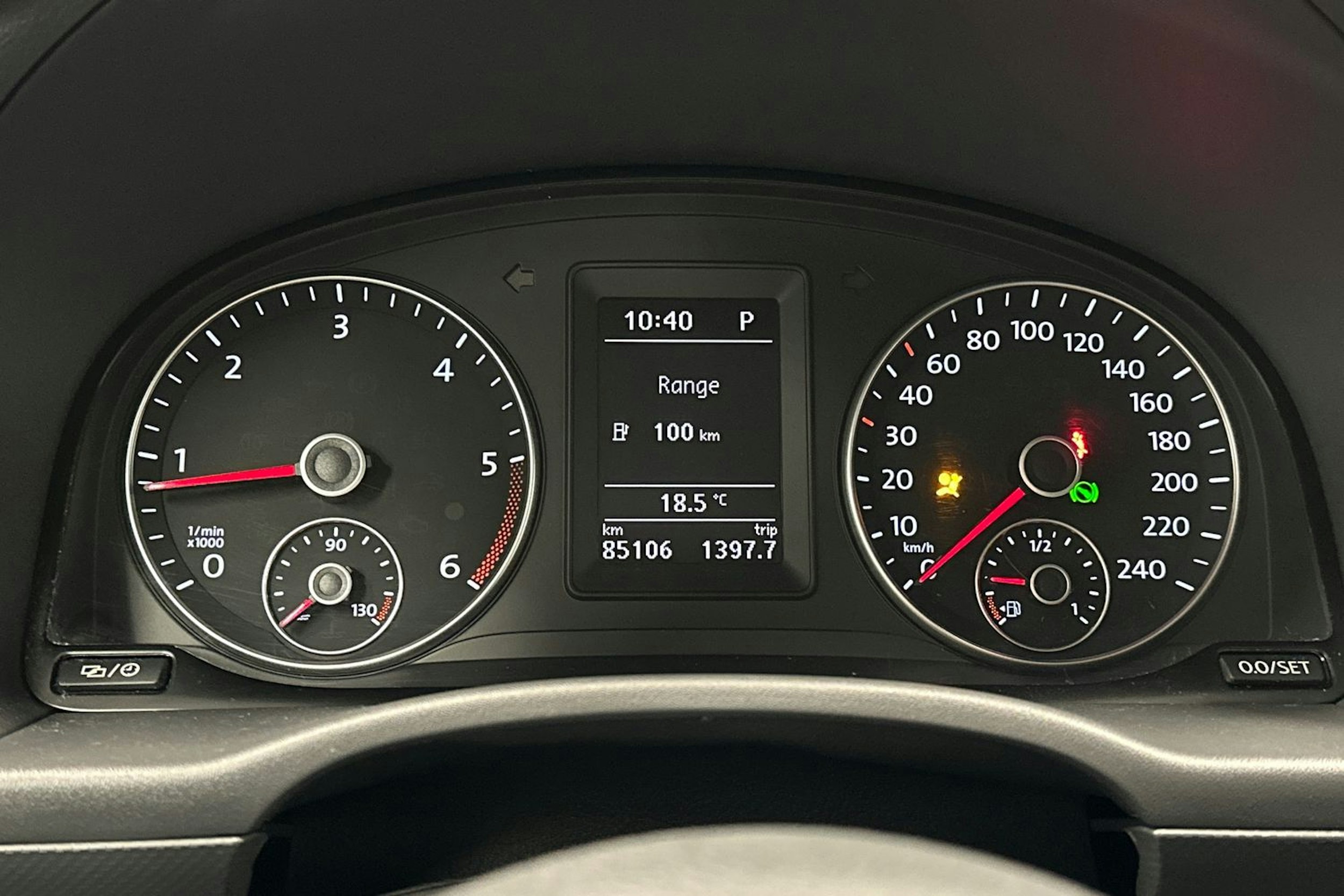 violetti Volkswagen Caddy 2015 kuva 19.