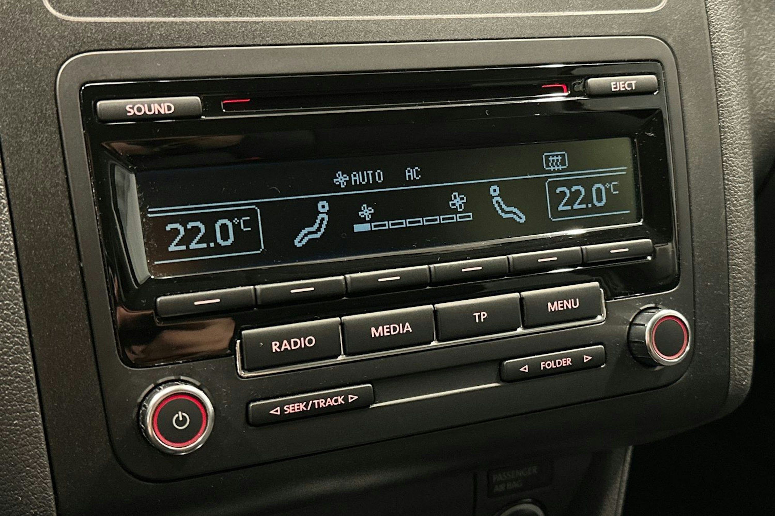 violetti Volkswagen Caddy 2015 kuva 24.