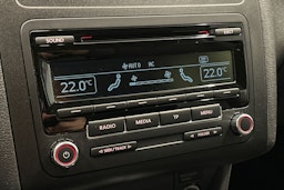 violetti Volkswagen Caddy 2015 kuva 24.