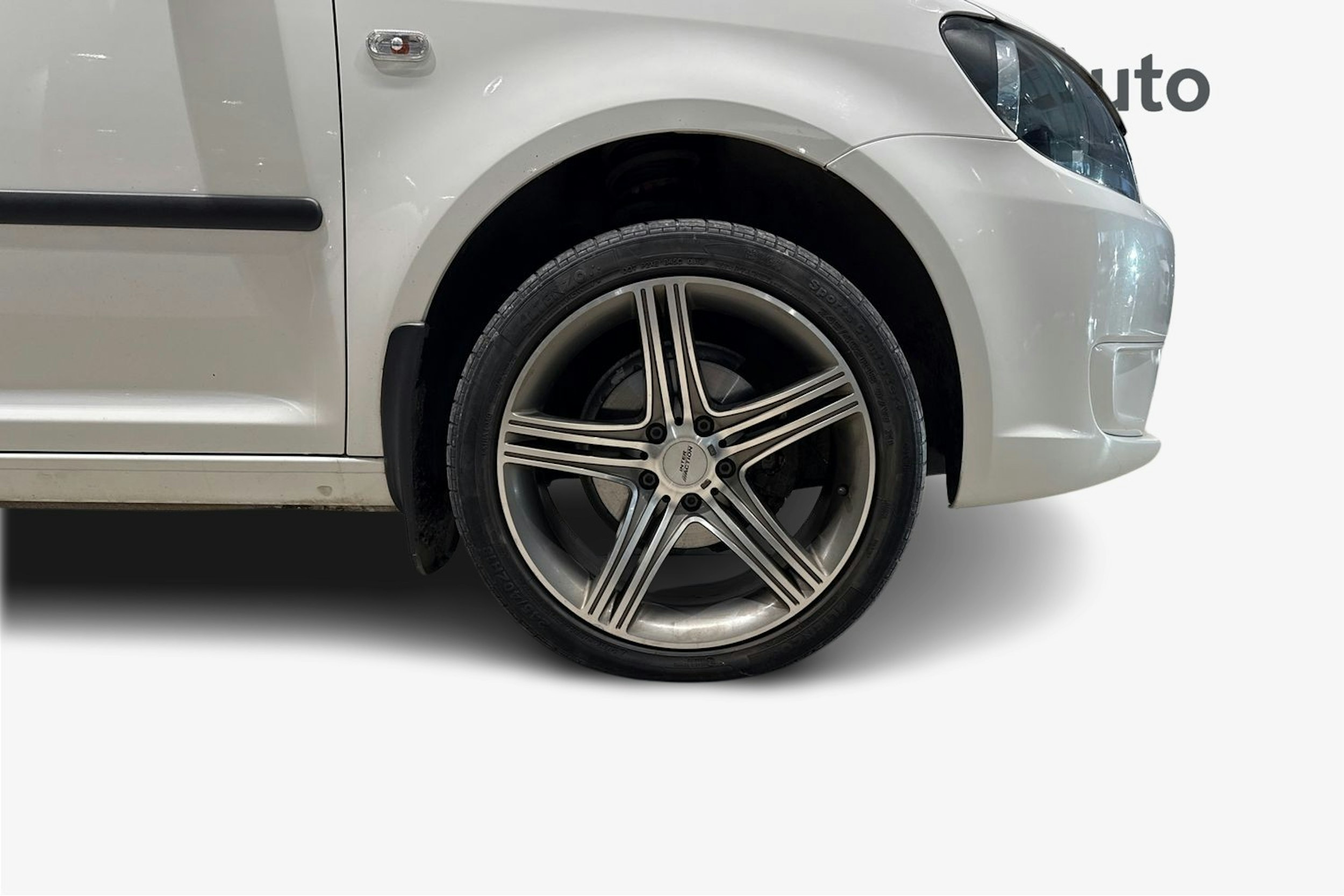 valkoinen Volkswagen Caddy 2015 kuva 12.