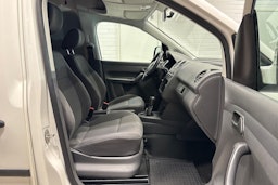 valkoinen Volkswagen Caddy 2015 kuva 13.