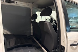 valkoinen Volkswagen Caddy 2015 kuva 16.