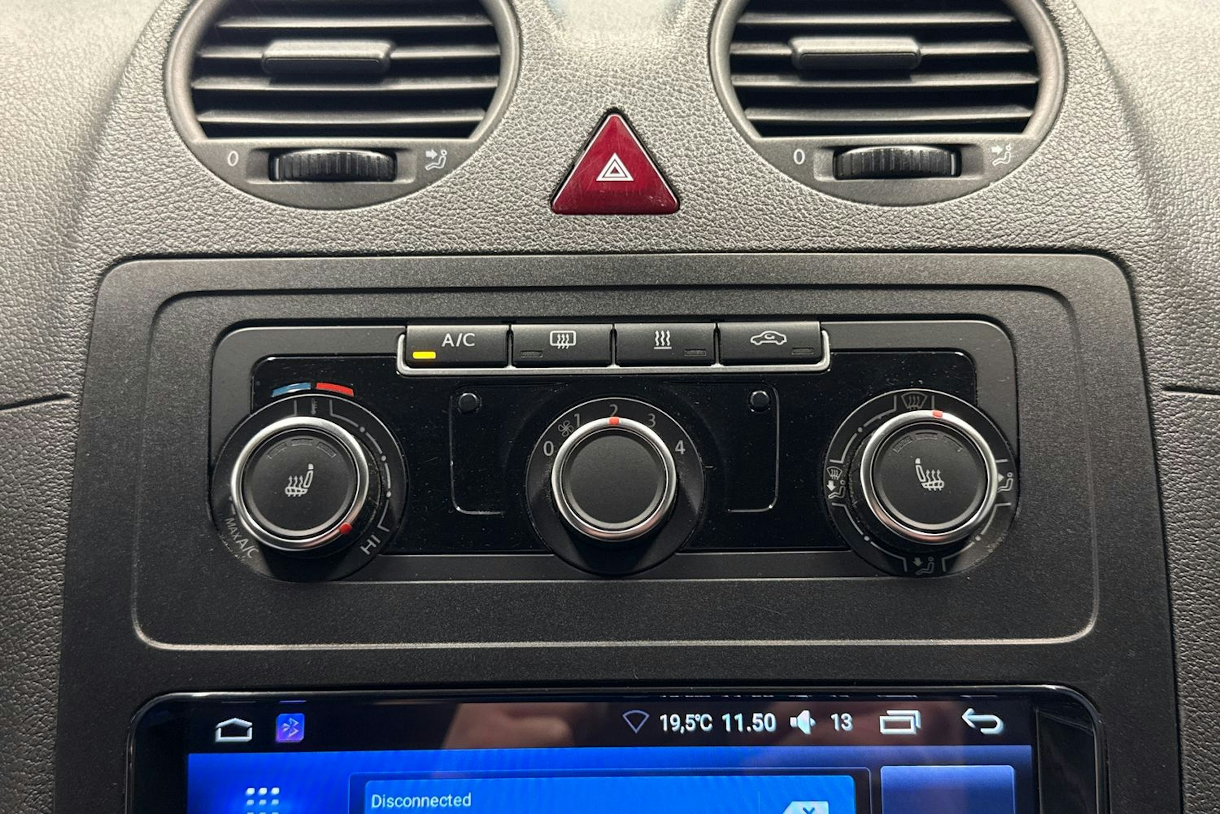 valkoinen Volkswagen Caddy 2015 kuva 19.