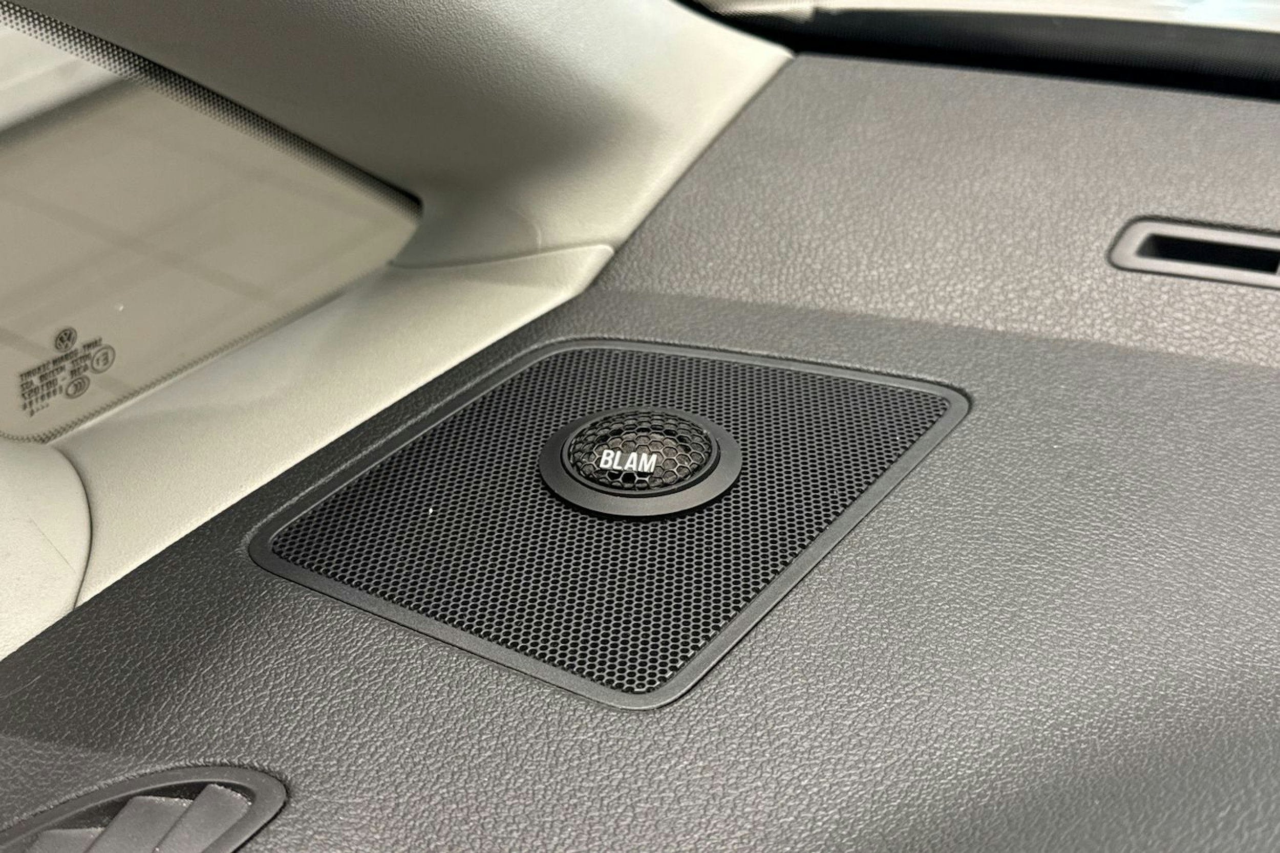 valkoinen Volkswagen Caddy 2015 kuva 23.