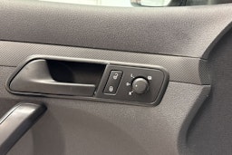 valkoinen Volkswagen Caddy 2015 kuva 24.