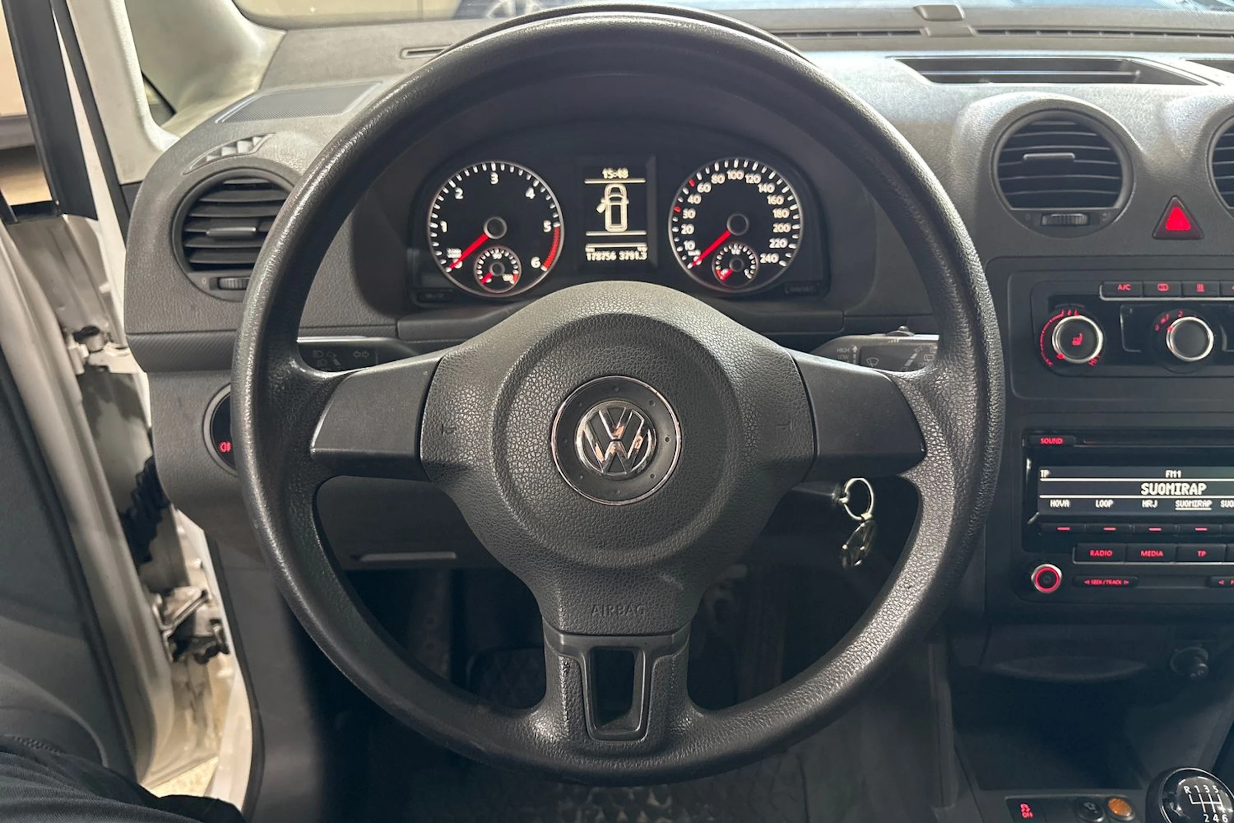 Valkoinen Volkswagen CADDY 2015 kuva 15.