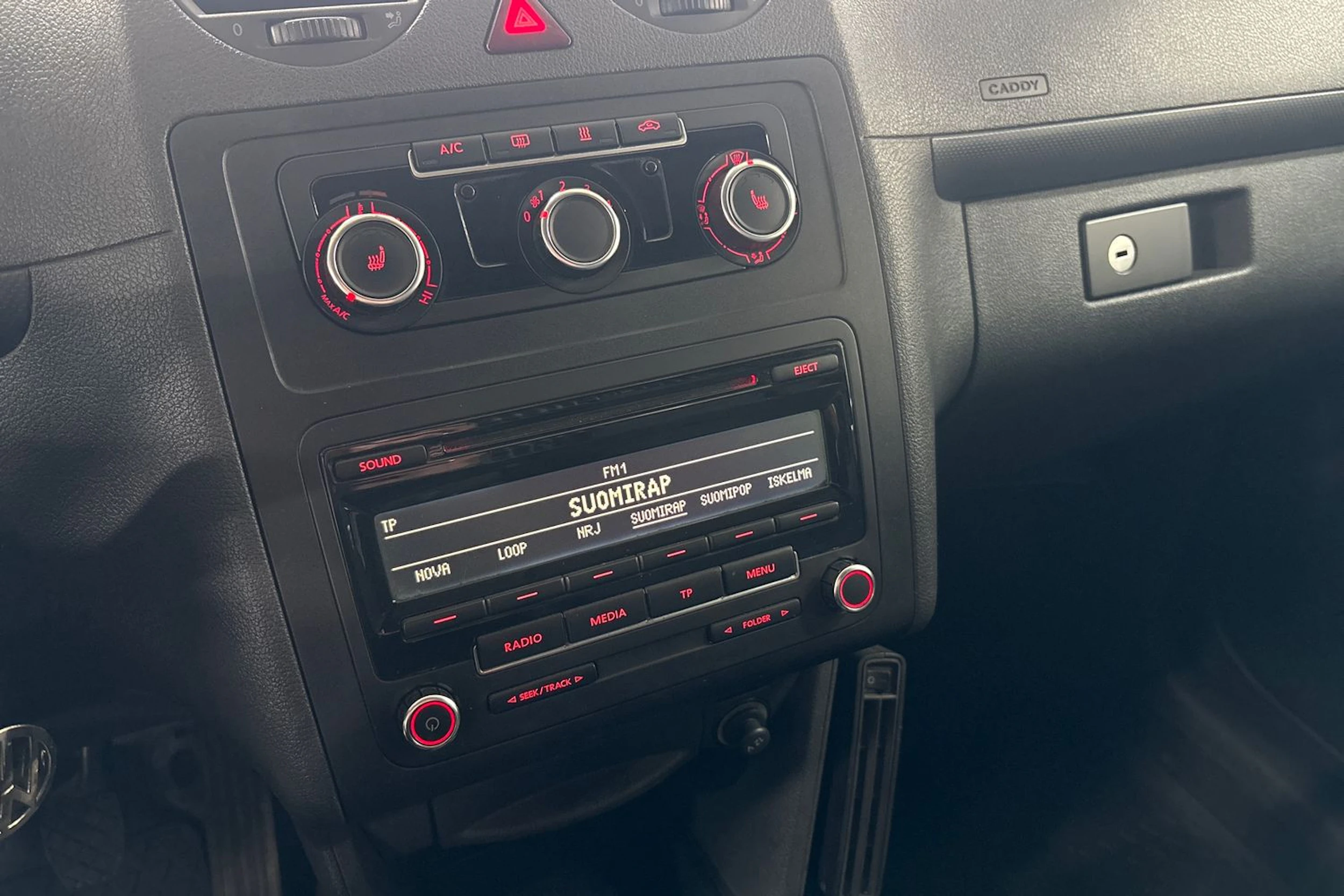 Valkoinen Volkswagen CADDY 2015 kuva 16.