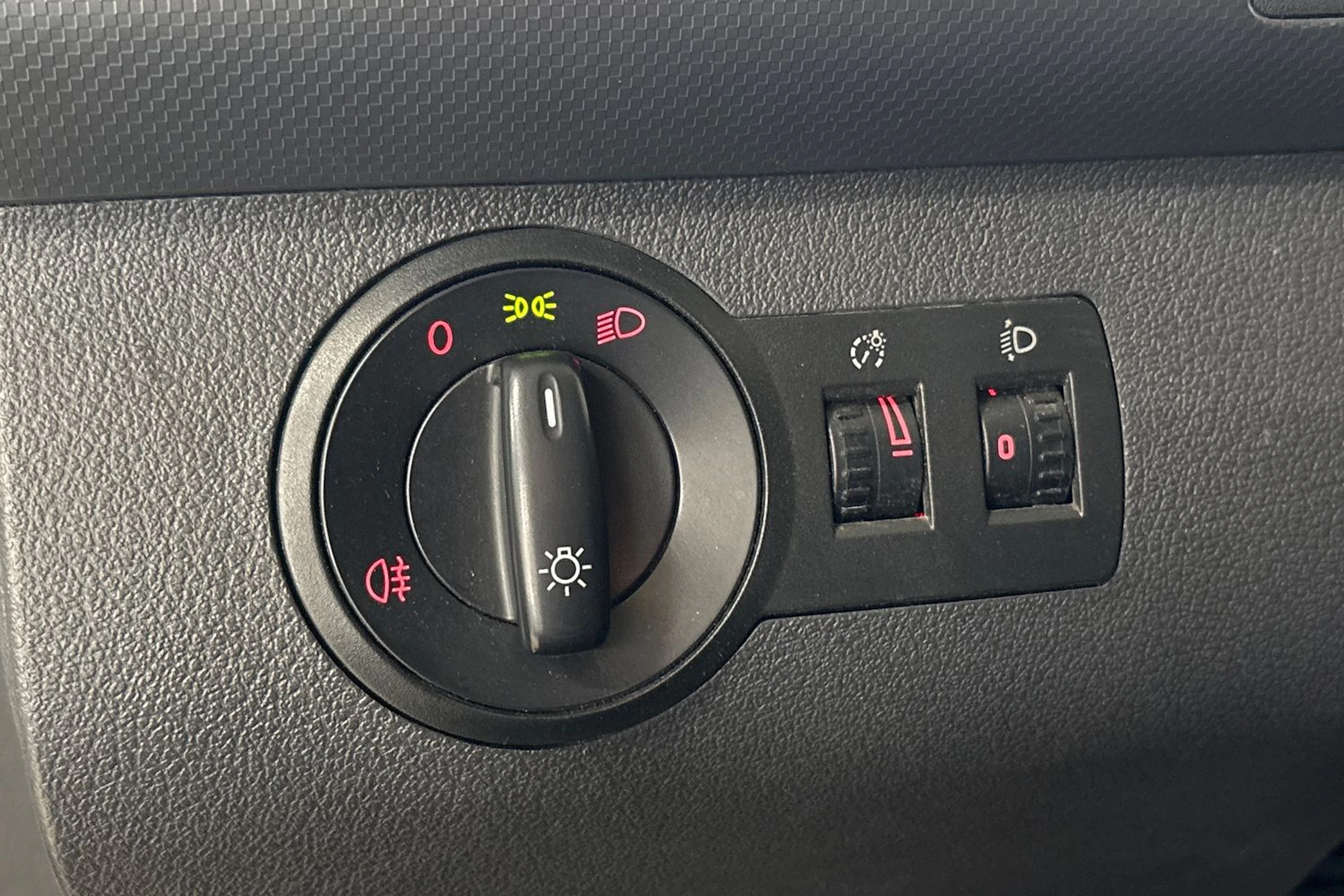 Valkoinen Volkswagen CADDY 2015 kuva 19.