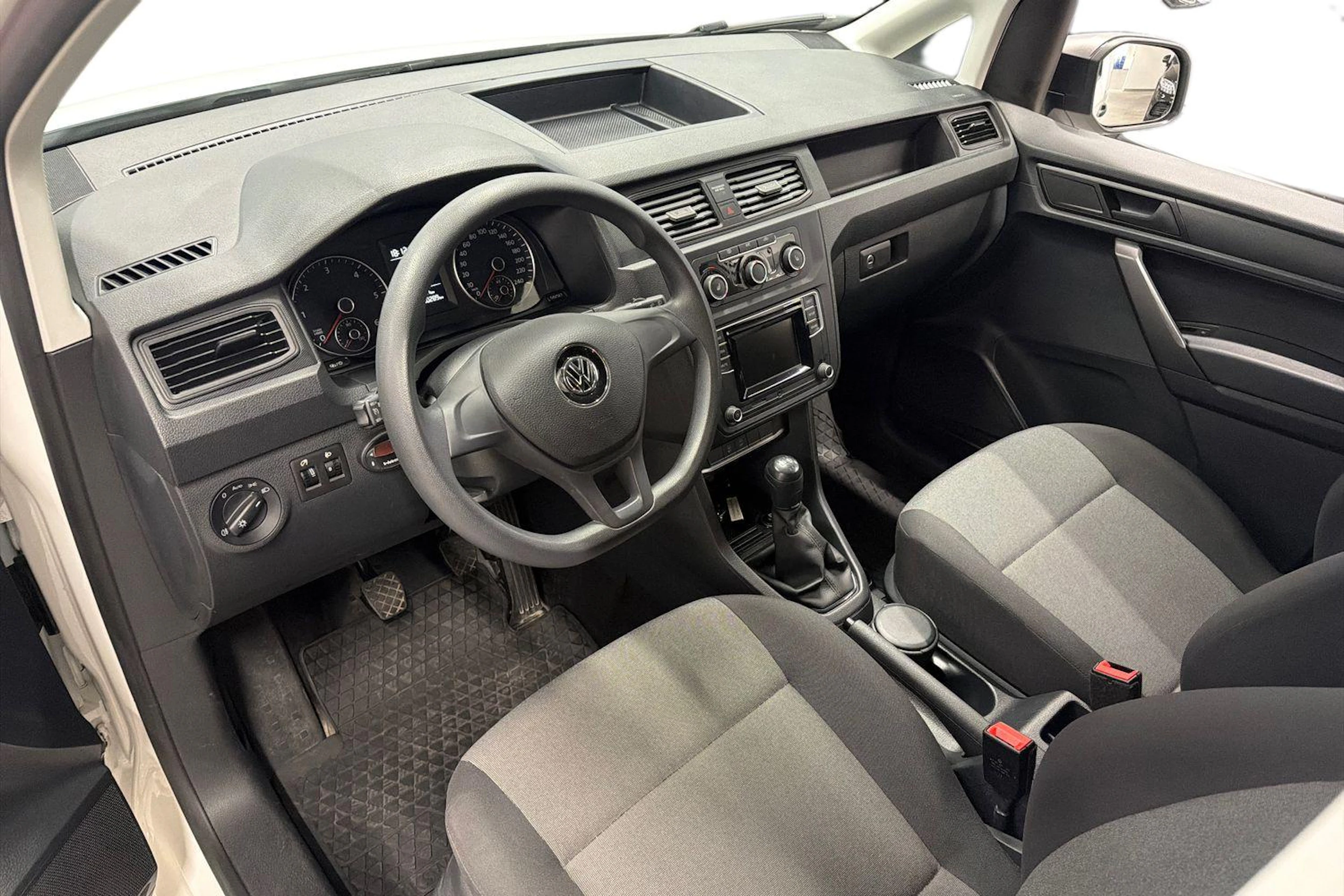 Valkoinen Volkswagen CADDY 2016 kuva 8.