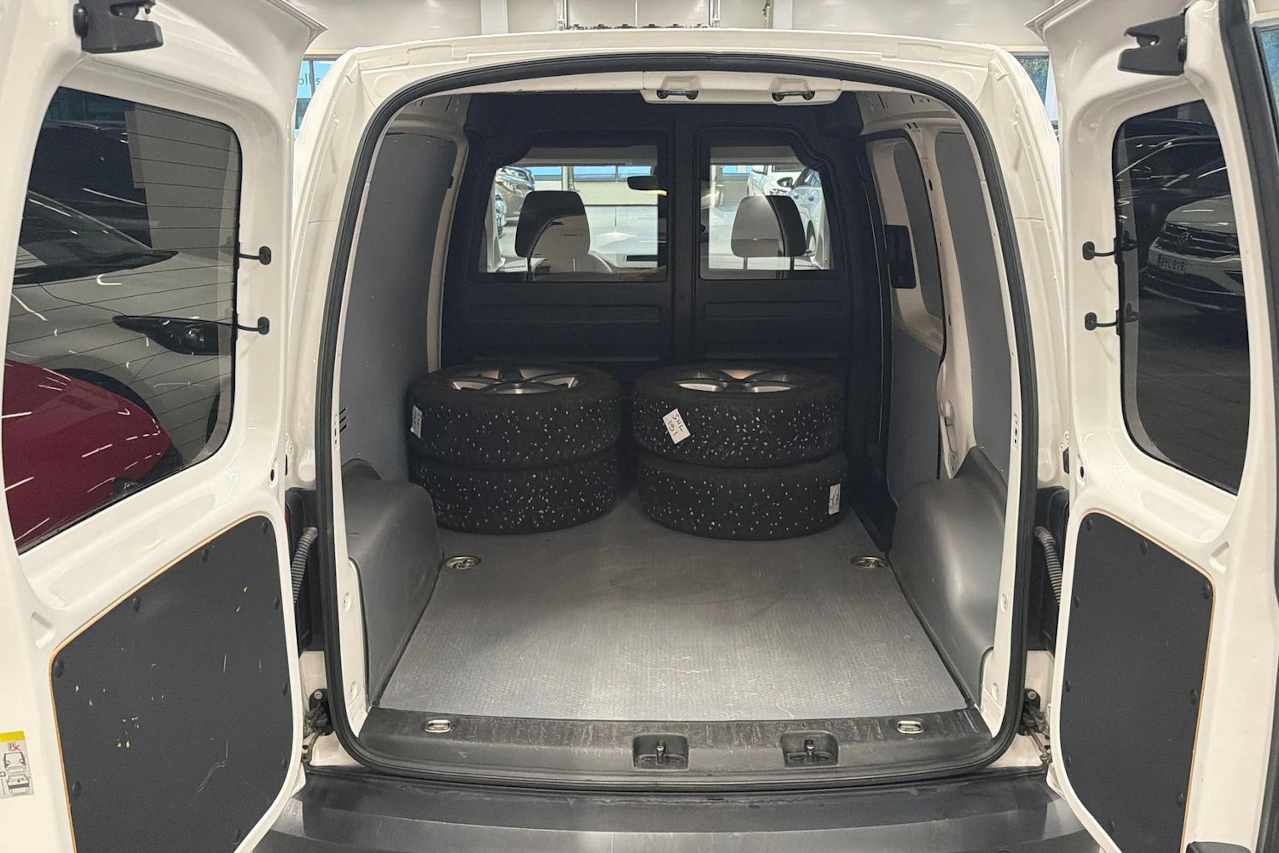 Valkoinen Volkswagen CADDY 2016 kuva 19.