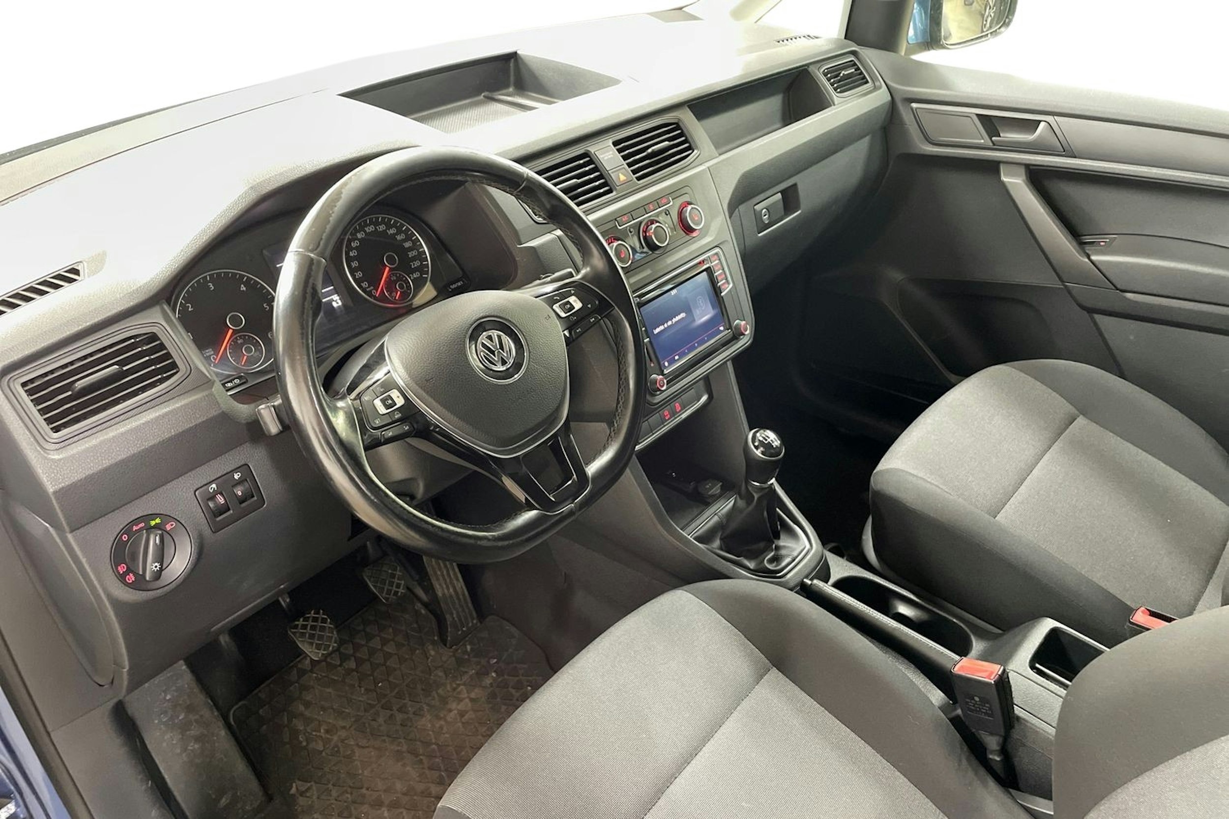 sininen Volkswagen Caddy 2016 kuva 7.