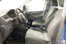sininen Volkswagen Caddy 2016 kuva 9.