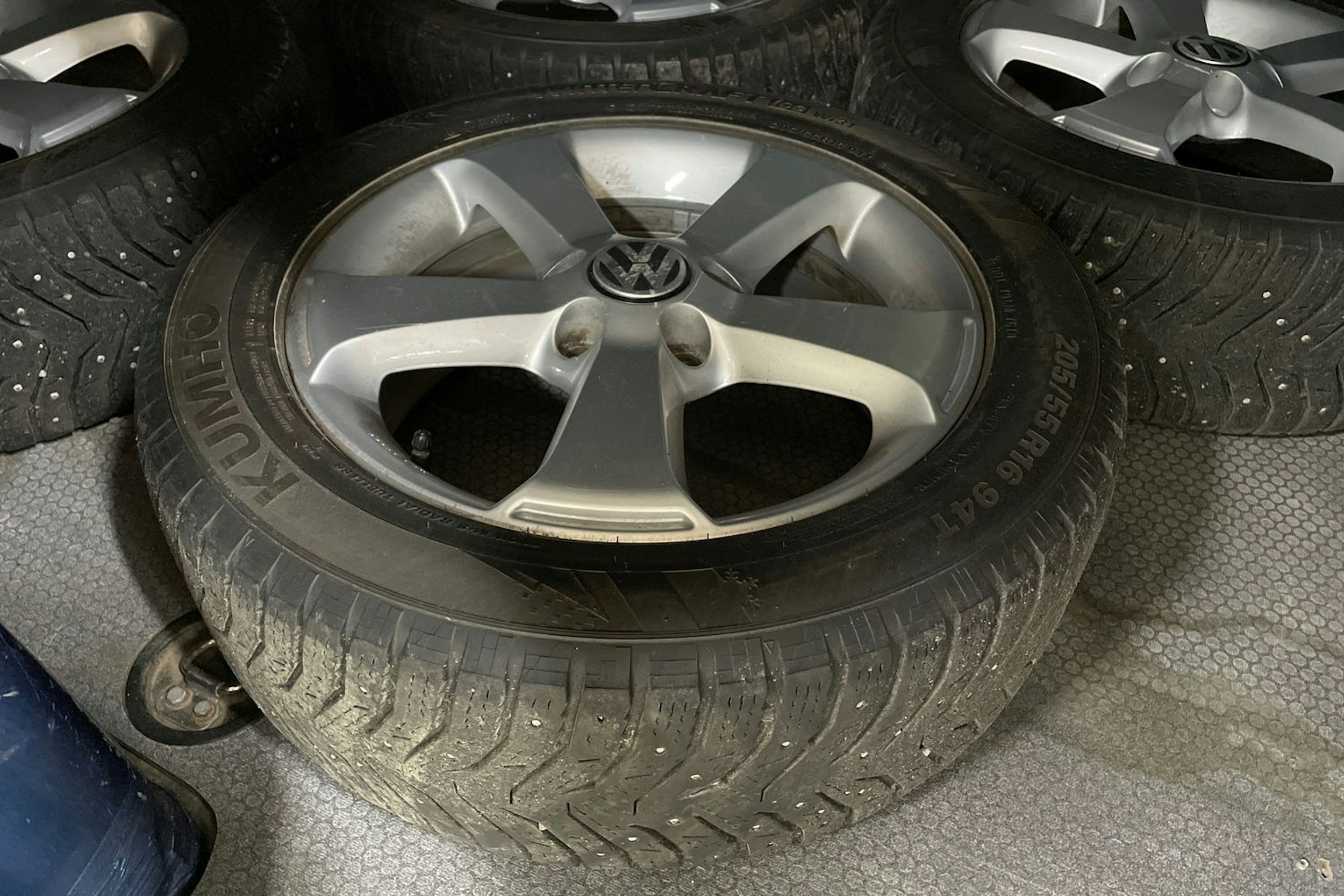 sininen Volkswagen Caddy 2016 kuva 13.